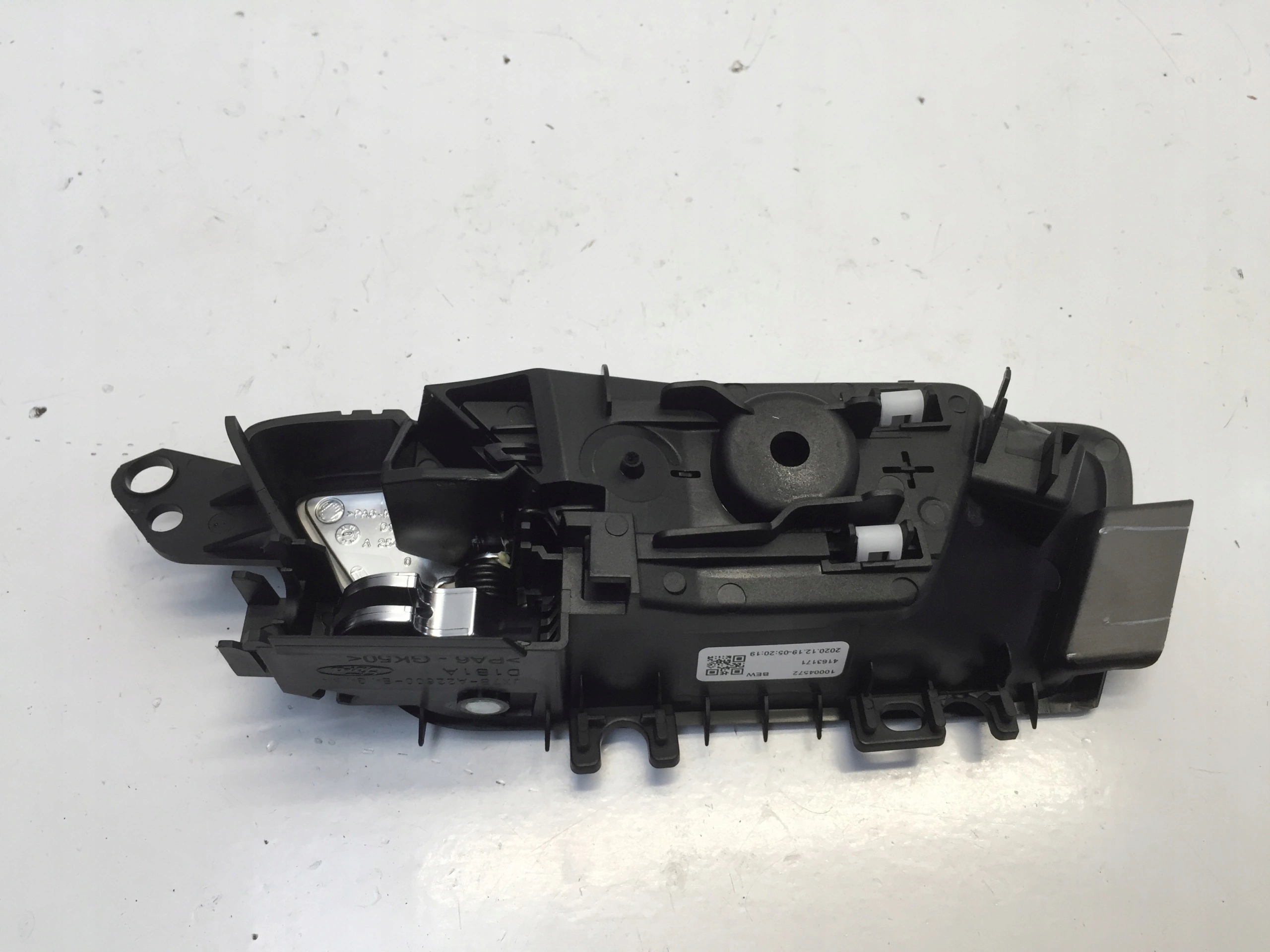 FORD KUGA III MK3 2021 KLAMKA WEWNĘTRZNA TYŁ PRAWA Typ samochodu Samochody osobowe