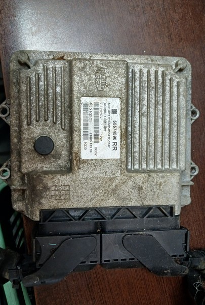 Centralina OPEL COMBO 1.3 CDTI 55574590RR