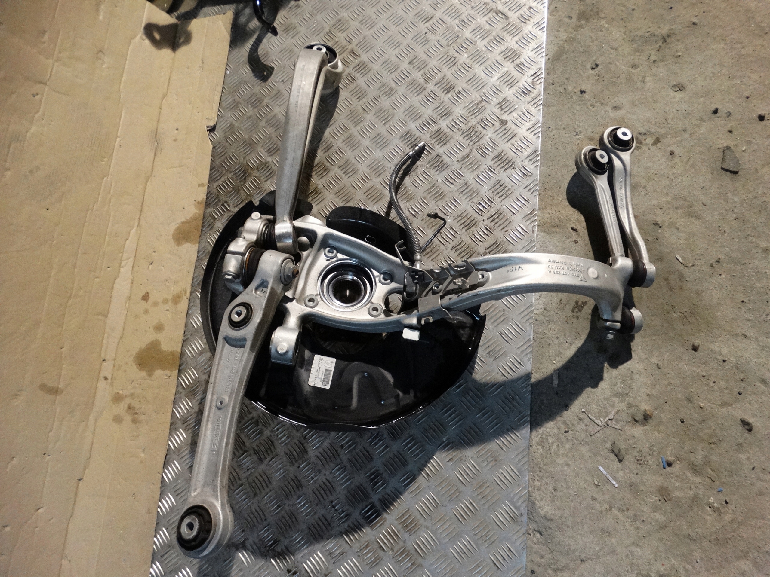 IDFEALNE sususpension KPL. front left PORSCHE CAYENNE 9Y 1