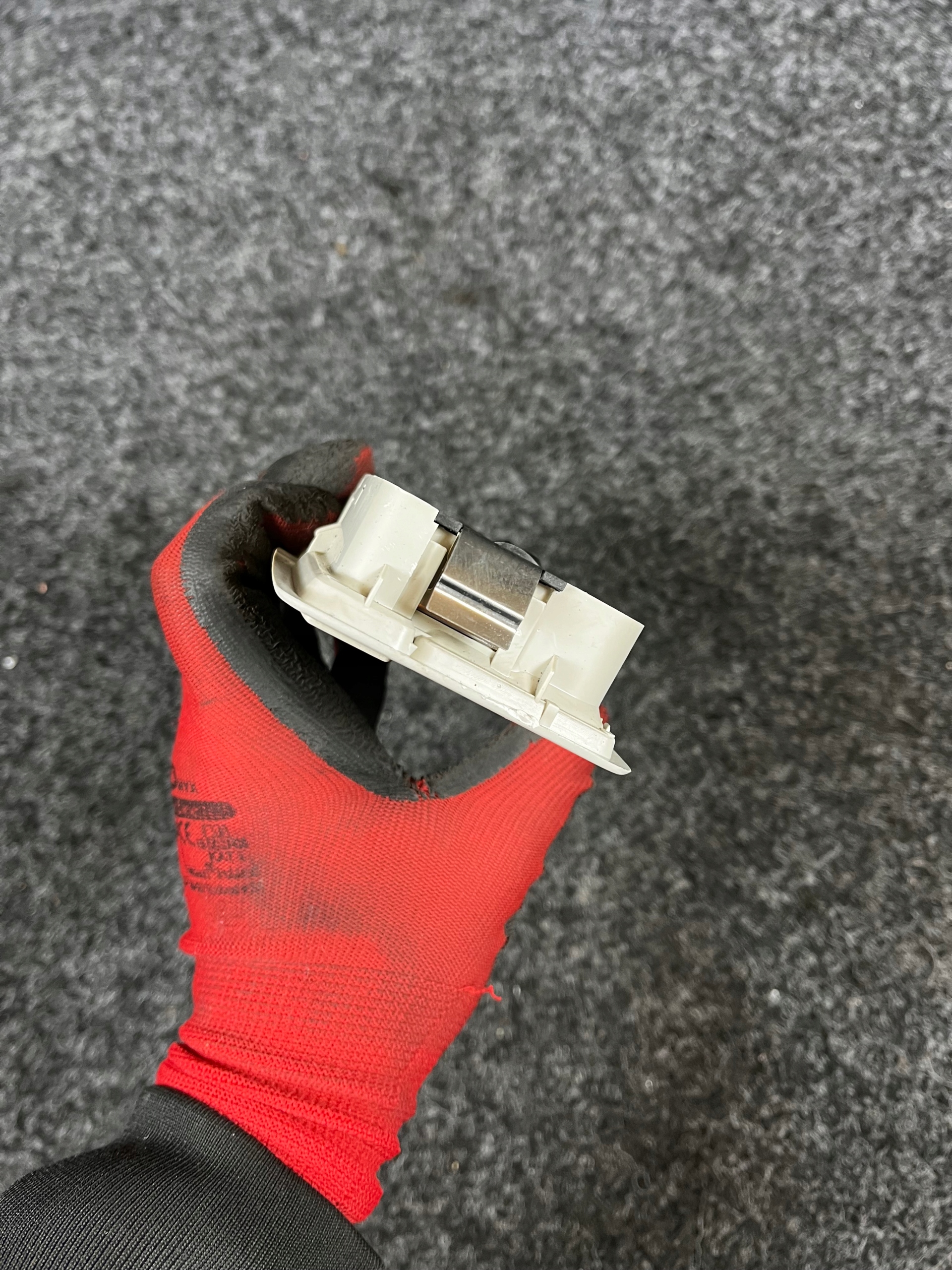 лампочка Обшивка потолка mazda cx7