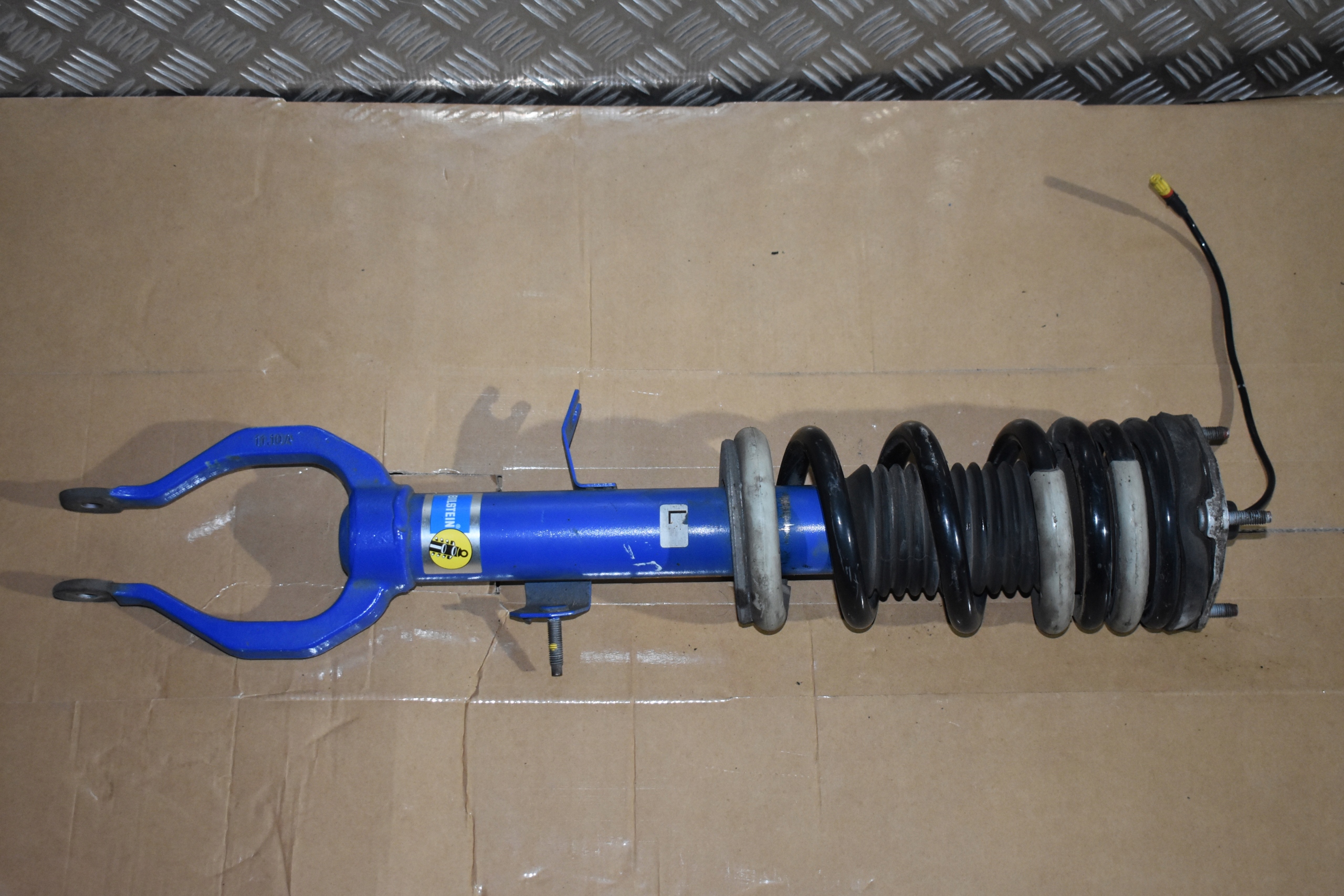 IDEALNY shock absorber front front left NISSAN GT-R R35 1