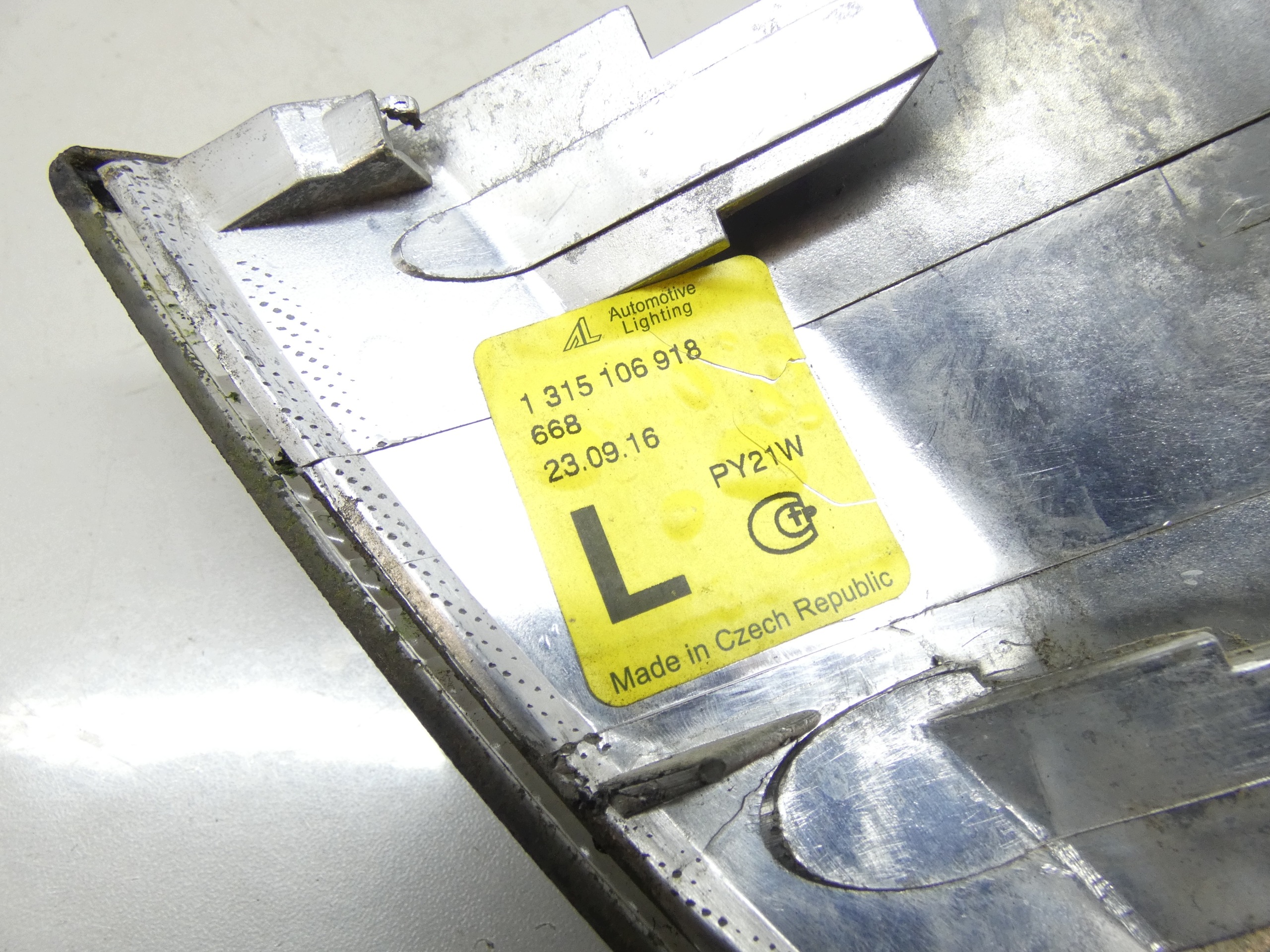 indicator left front AUDI A4 B5 95-99 1315106918 original OPRAWKA