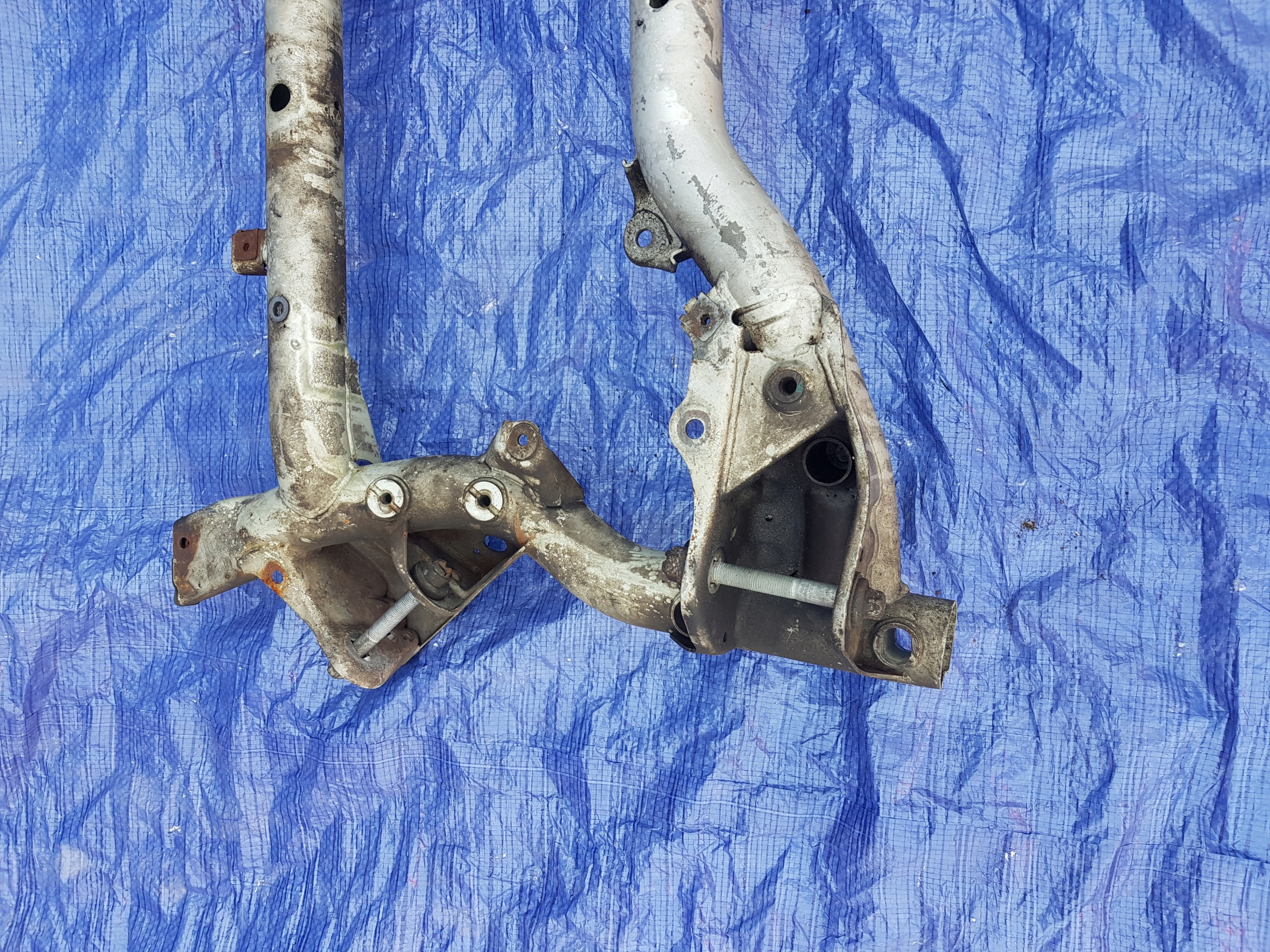axle beam front of the engine MERCEDES W212 LIFT sider subframe axle beam front