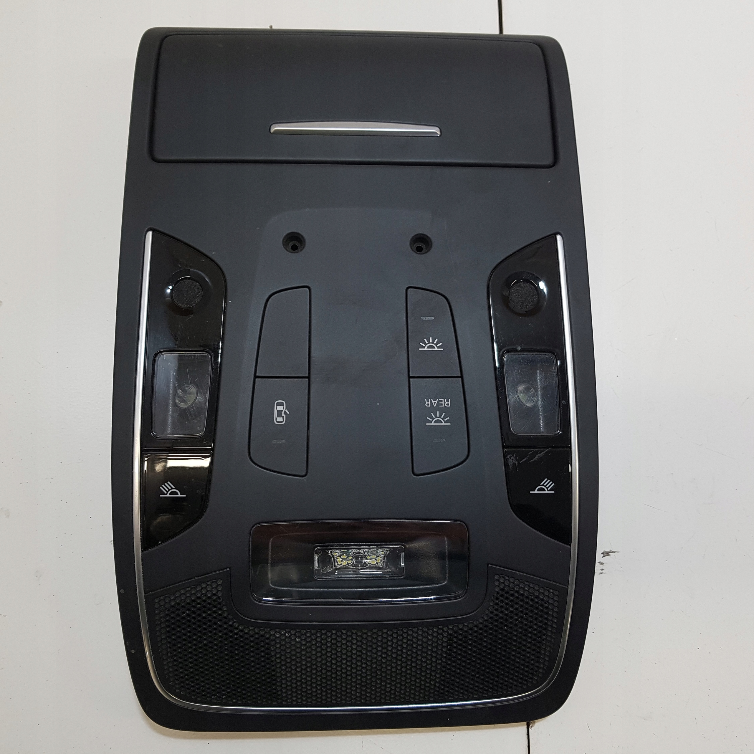 světlo střechy předek AUDI A6-C7 4G0947135B