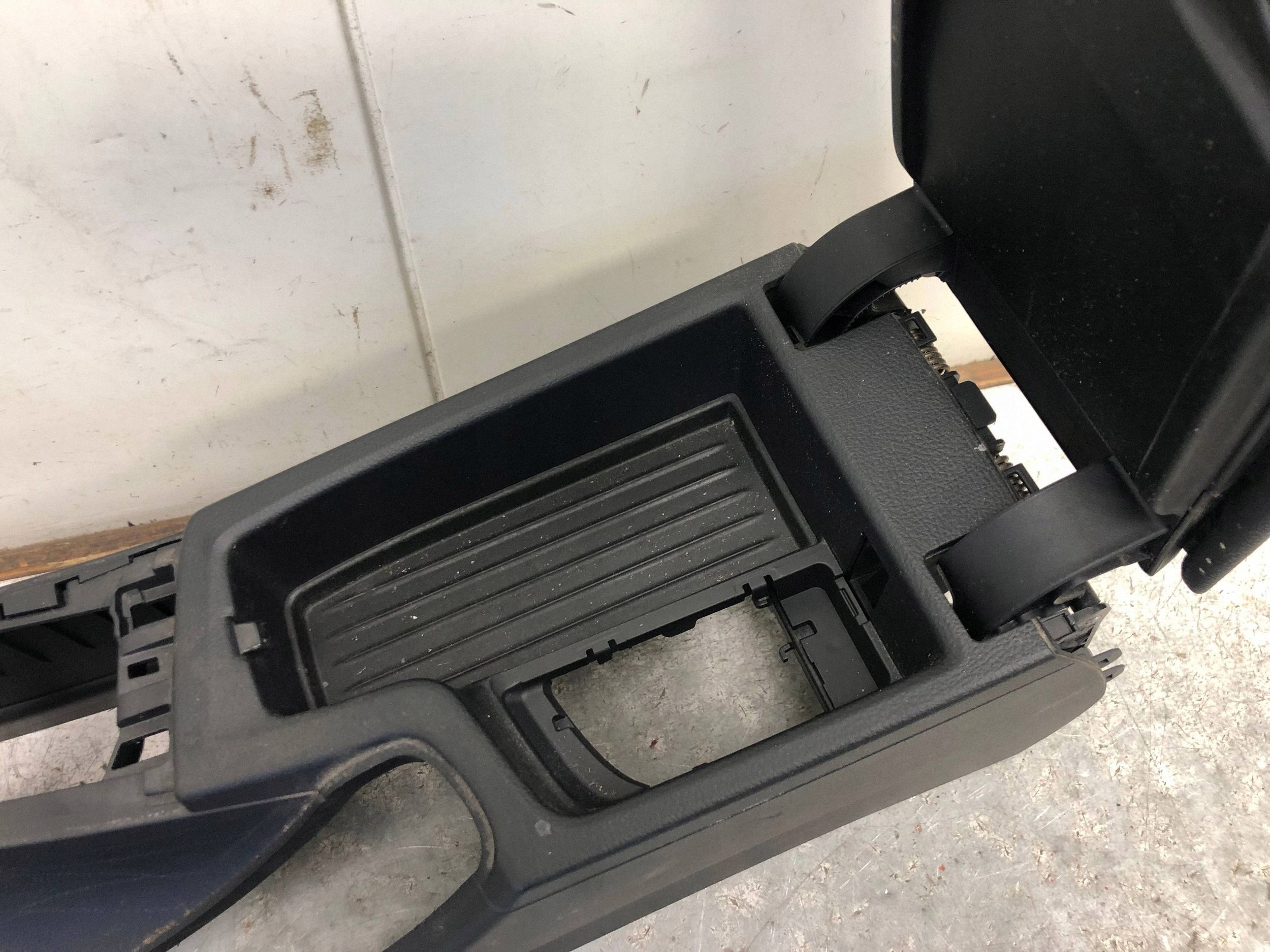 TUNEL mitte BMW F31 9235467