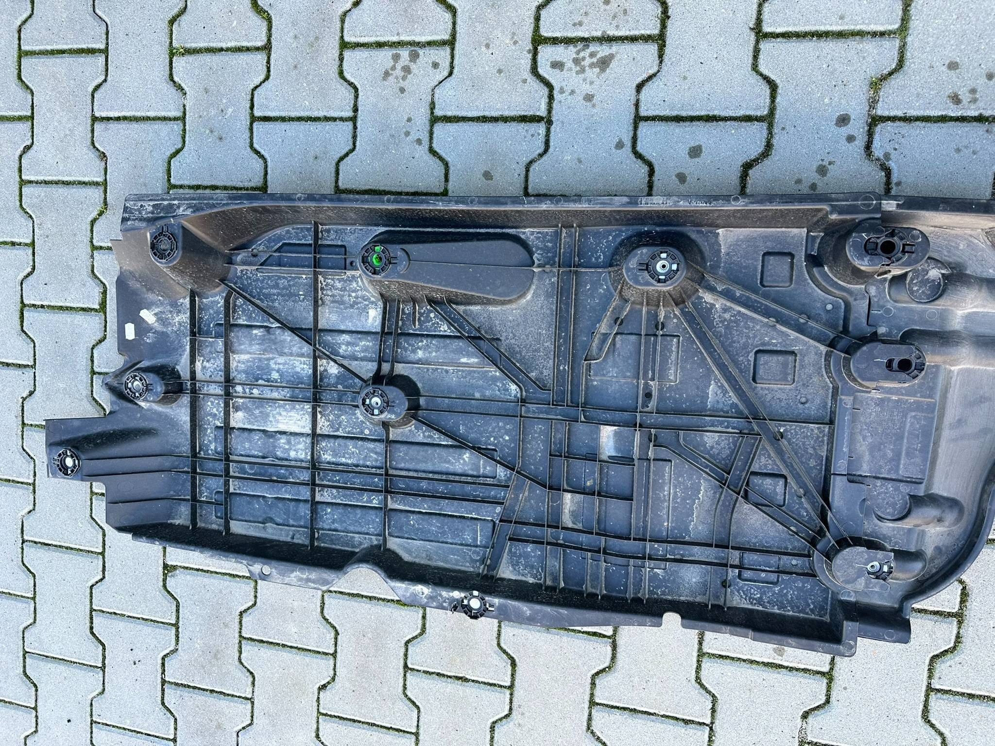 Opel Mokka B cover chassis side right 9841799680