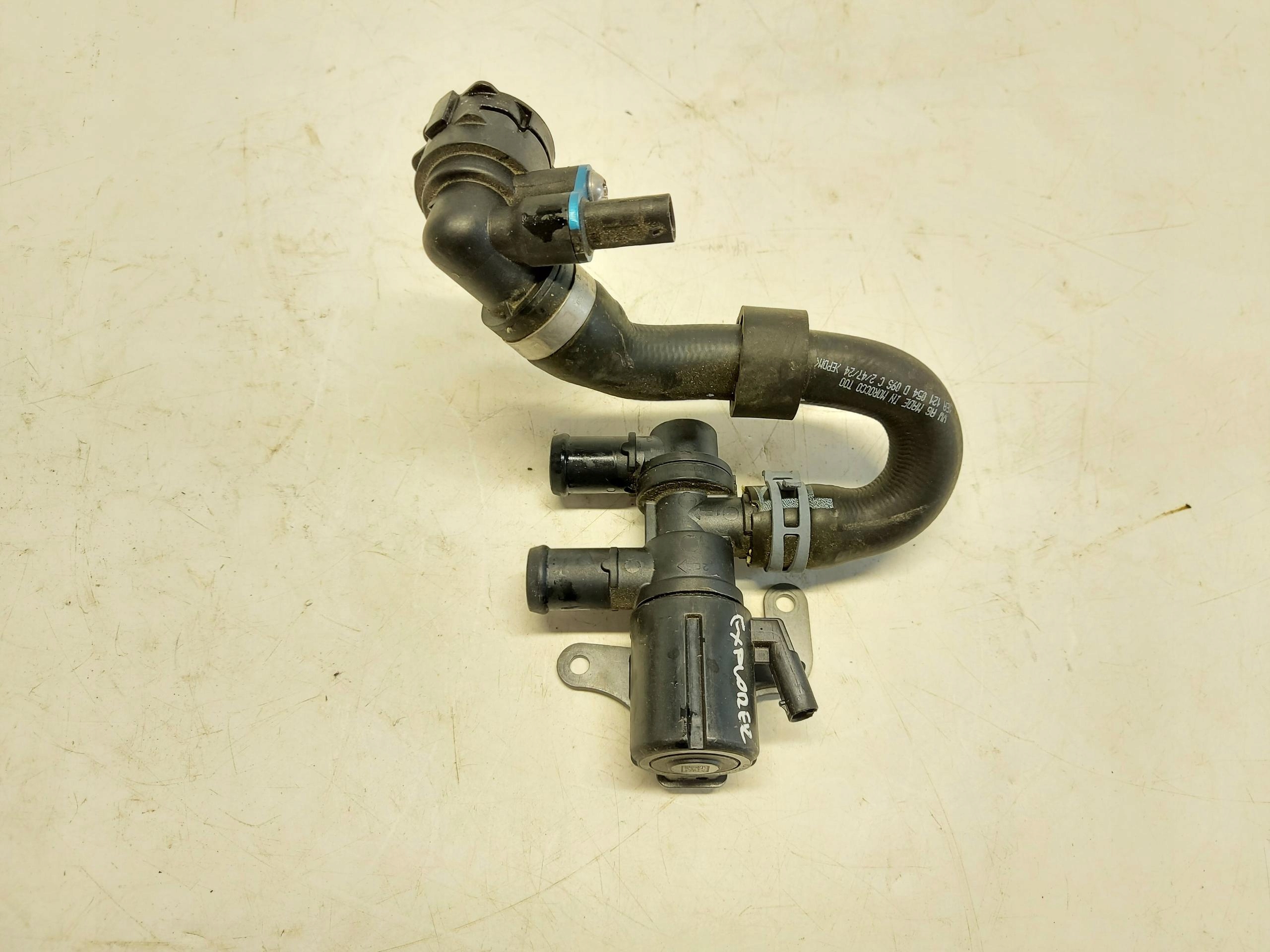 Ford Explorer VII R2KB Rozdzielacz water pump 1EA906457A