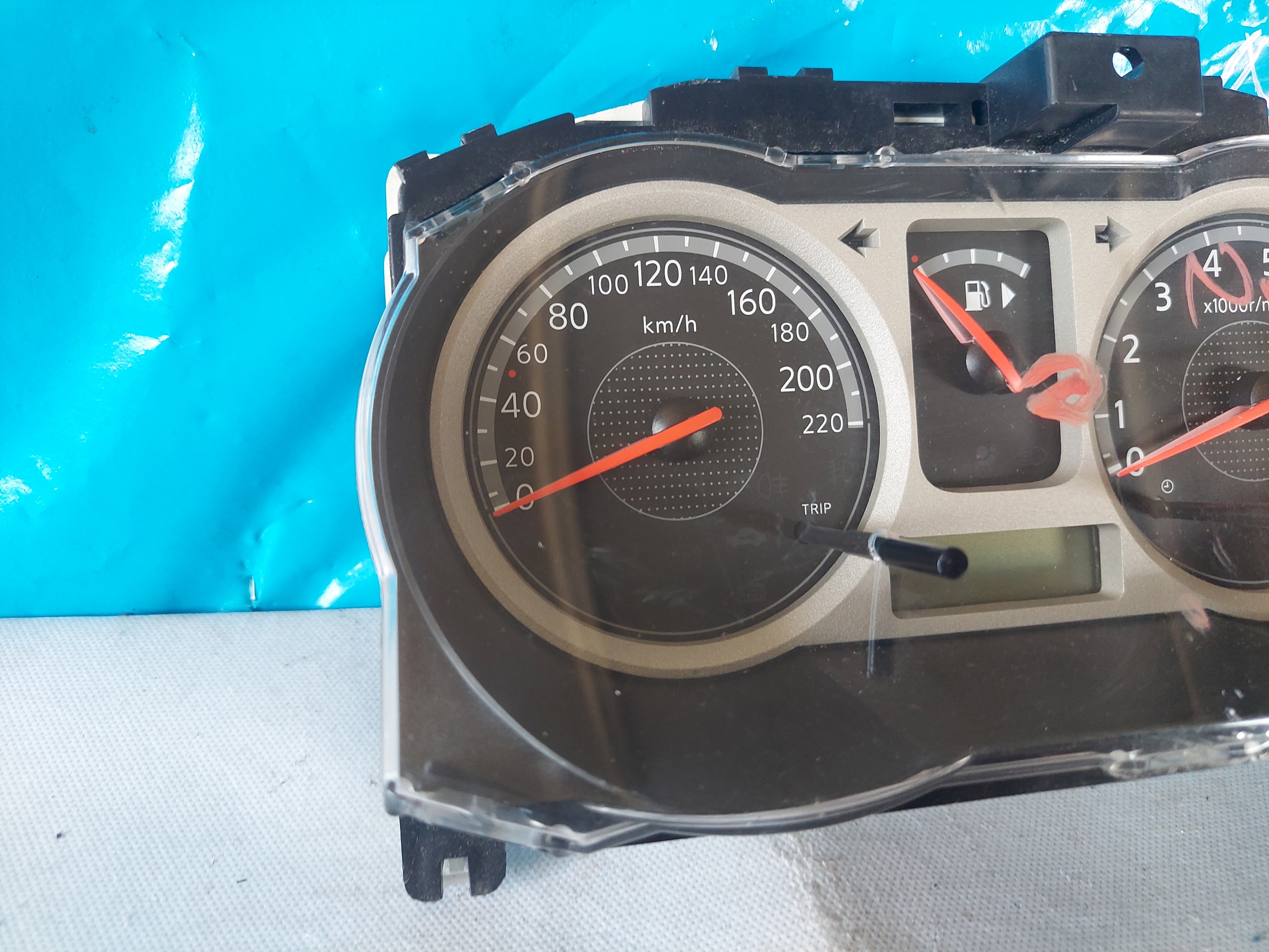 dials clock NISSAN NOTE 1.4 B 9U00D
