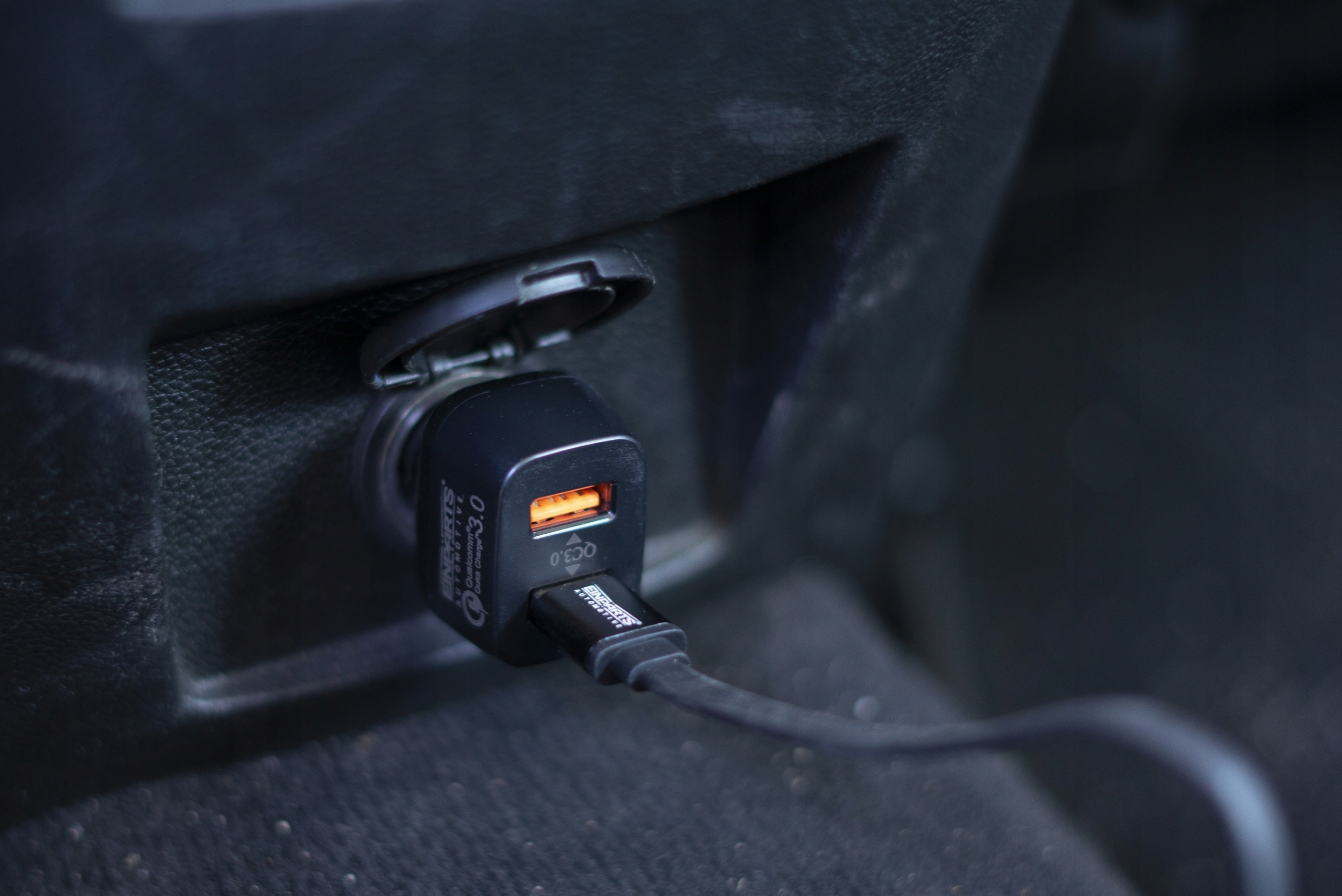 SZYBKA ŁADOWARKA 2x QUICK CHARGE 3.0 Złącza USB