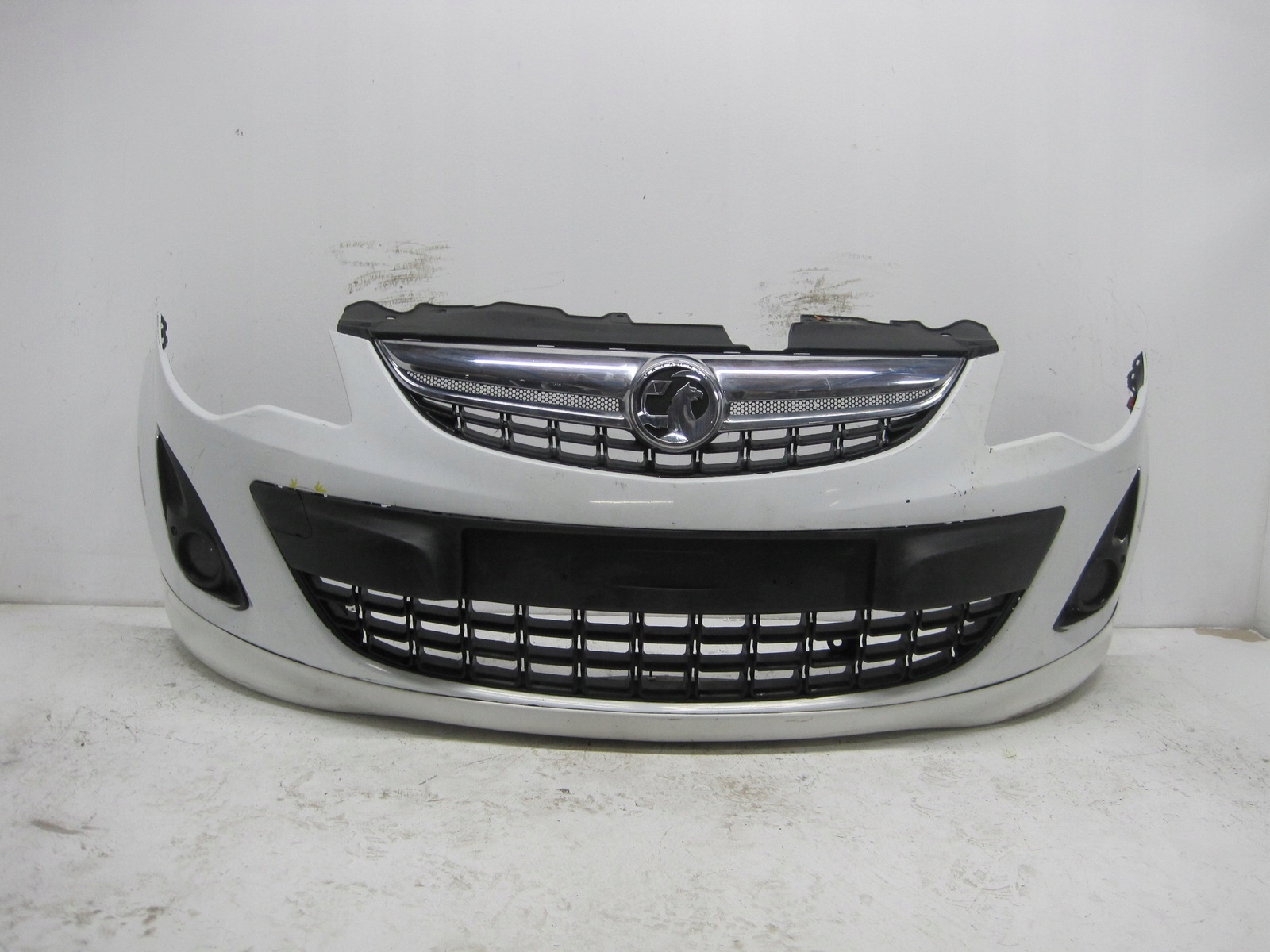 lökhárító OPEL CORSA D 11R eleje elsö