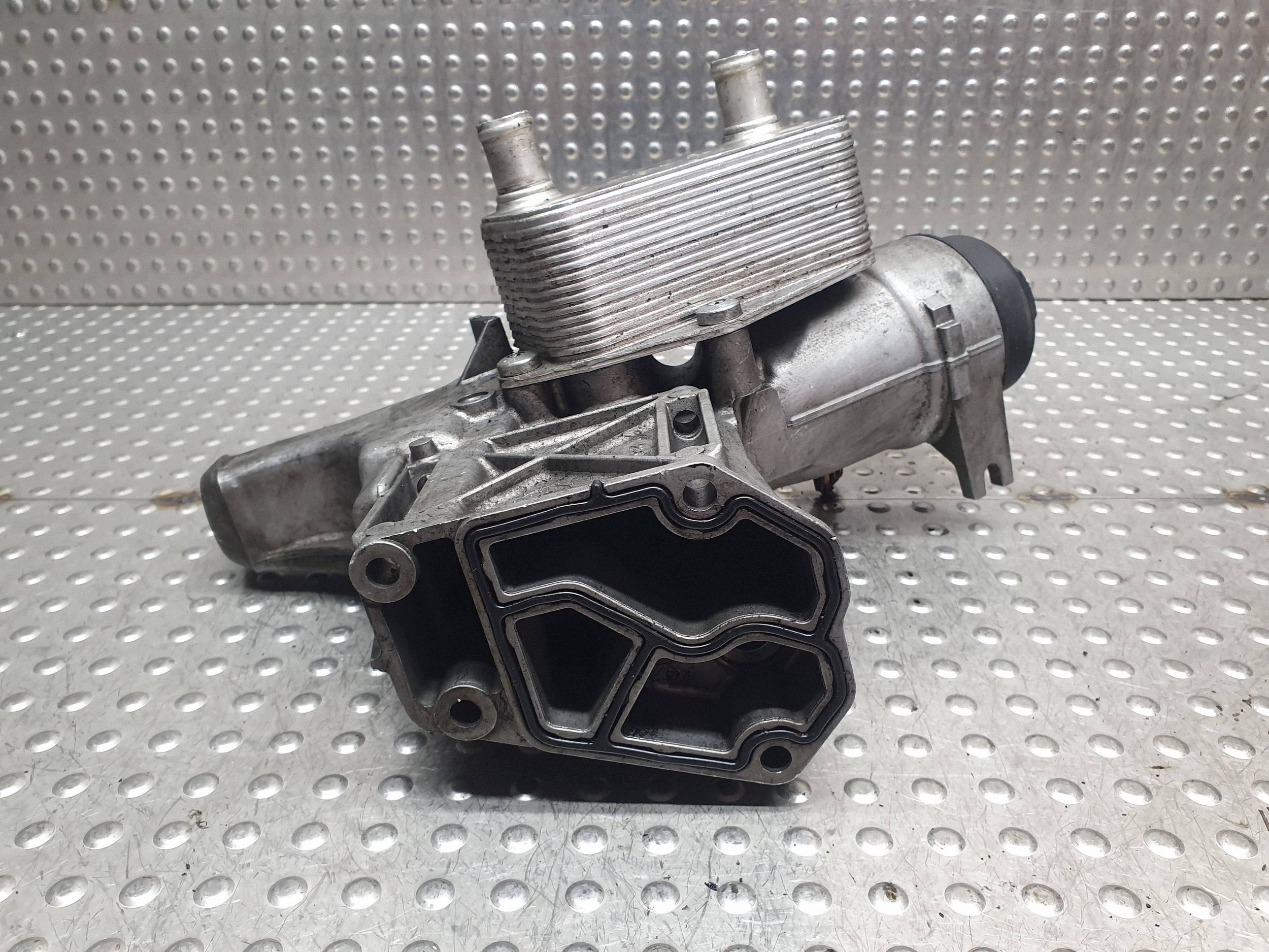 Ölfiltergehäuse 2246981 BMW 3 E46 2.0 D M47