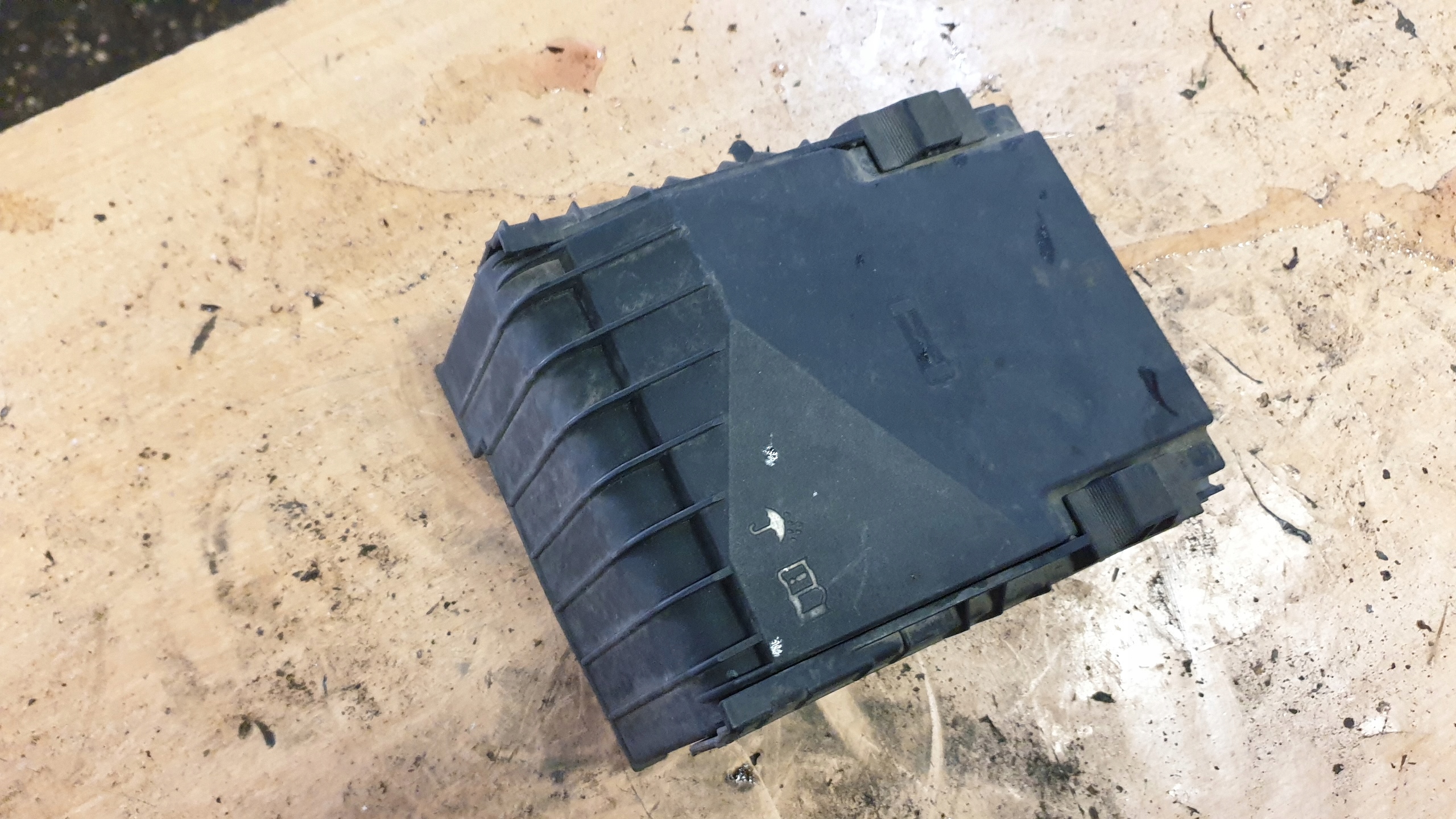 VW GOLF В КРЫШКА ЯЩИКИ BEZPIECZNIKOW