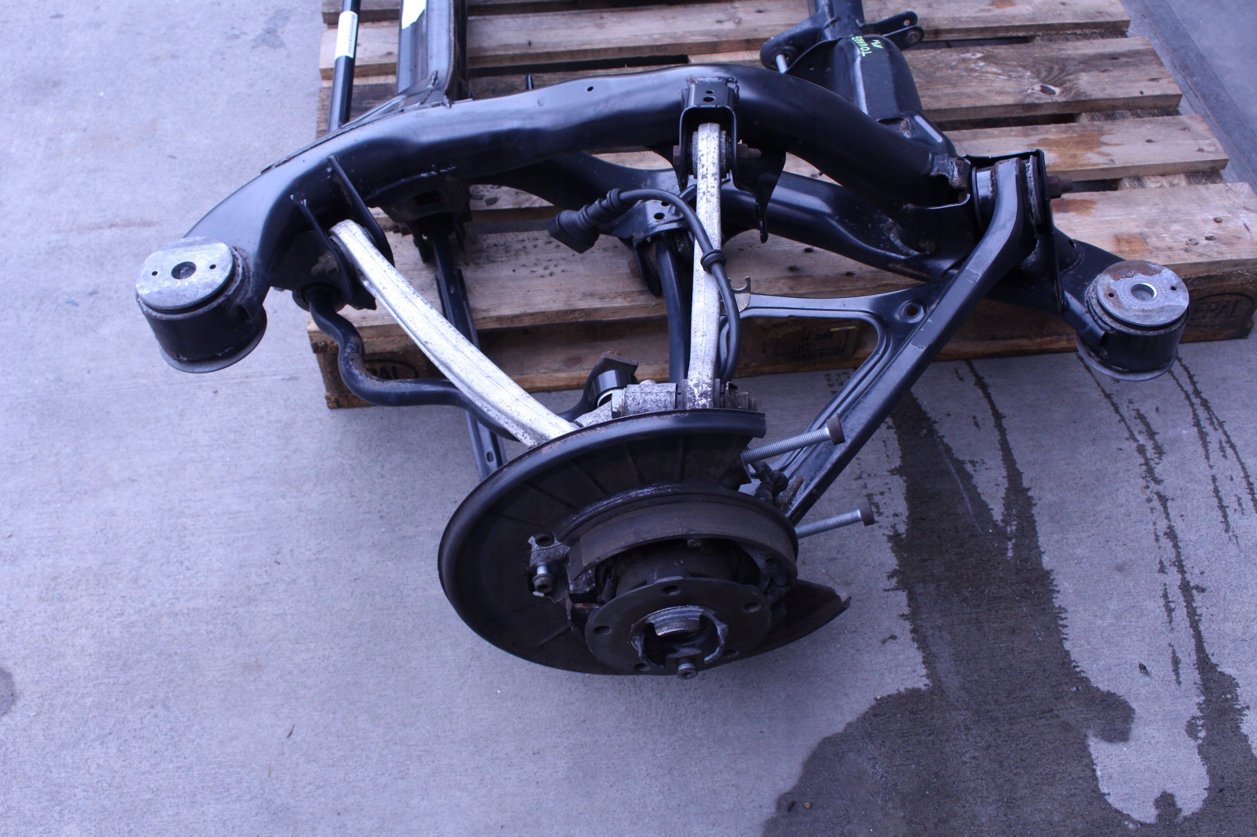 BELKA ZAWIESZENIE TYL VW TOUAREG 7P5 3.0TDI 13r. Producent części Volkswagen