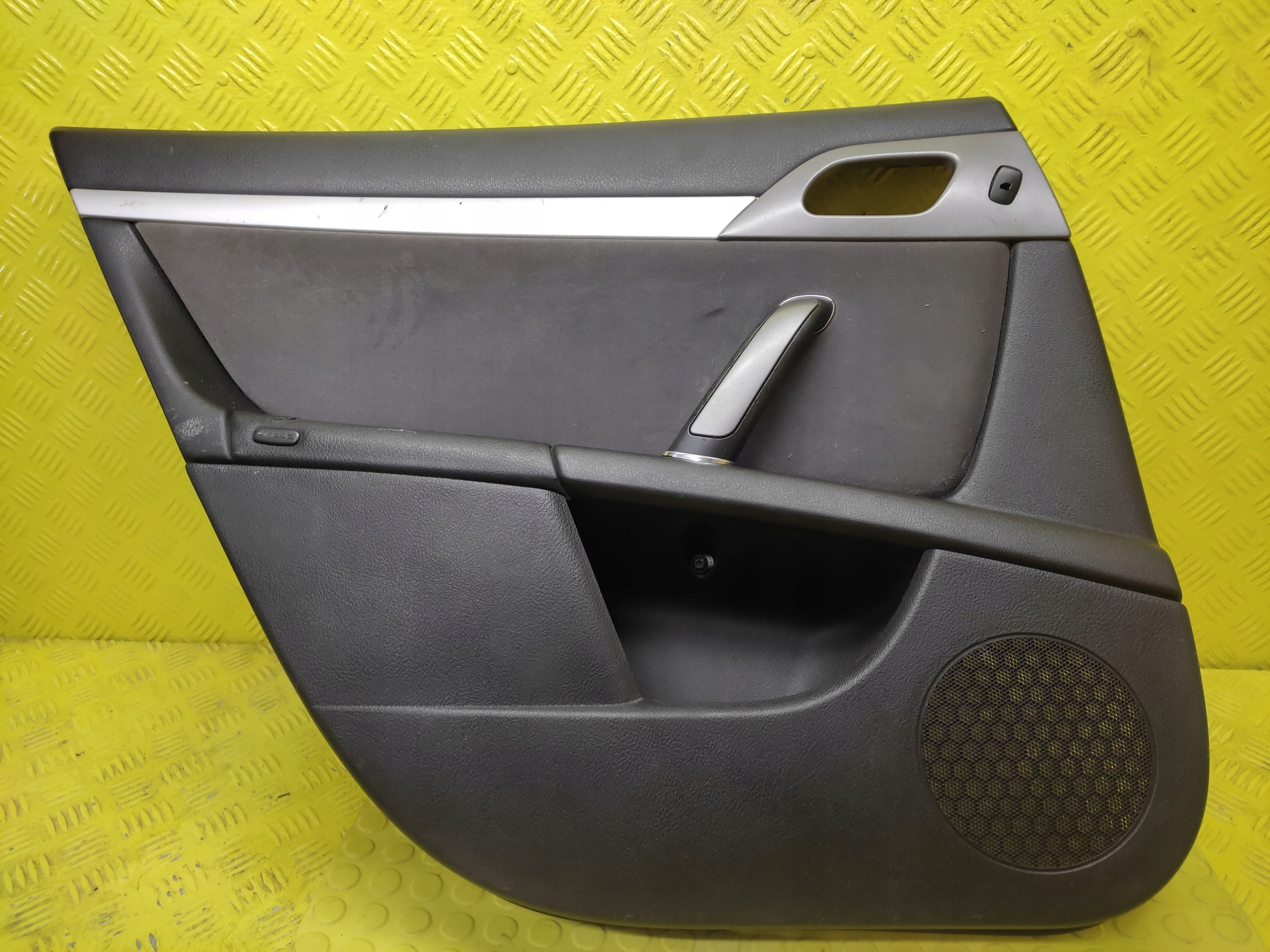 PEUGEOT 407 SW BOCZEK TAPICERKA DRZWI LEWY TYŁ