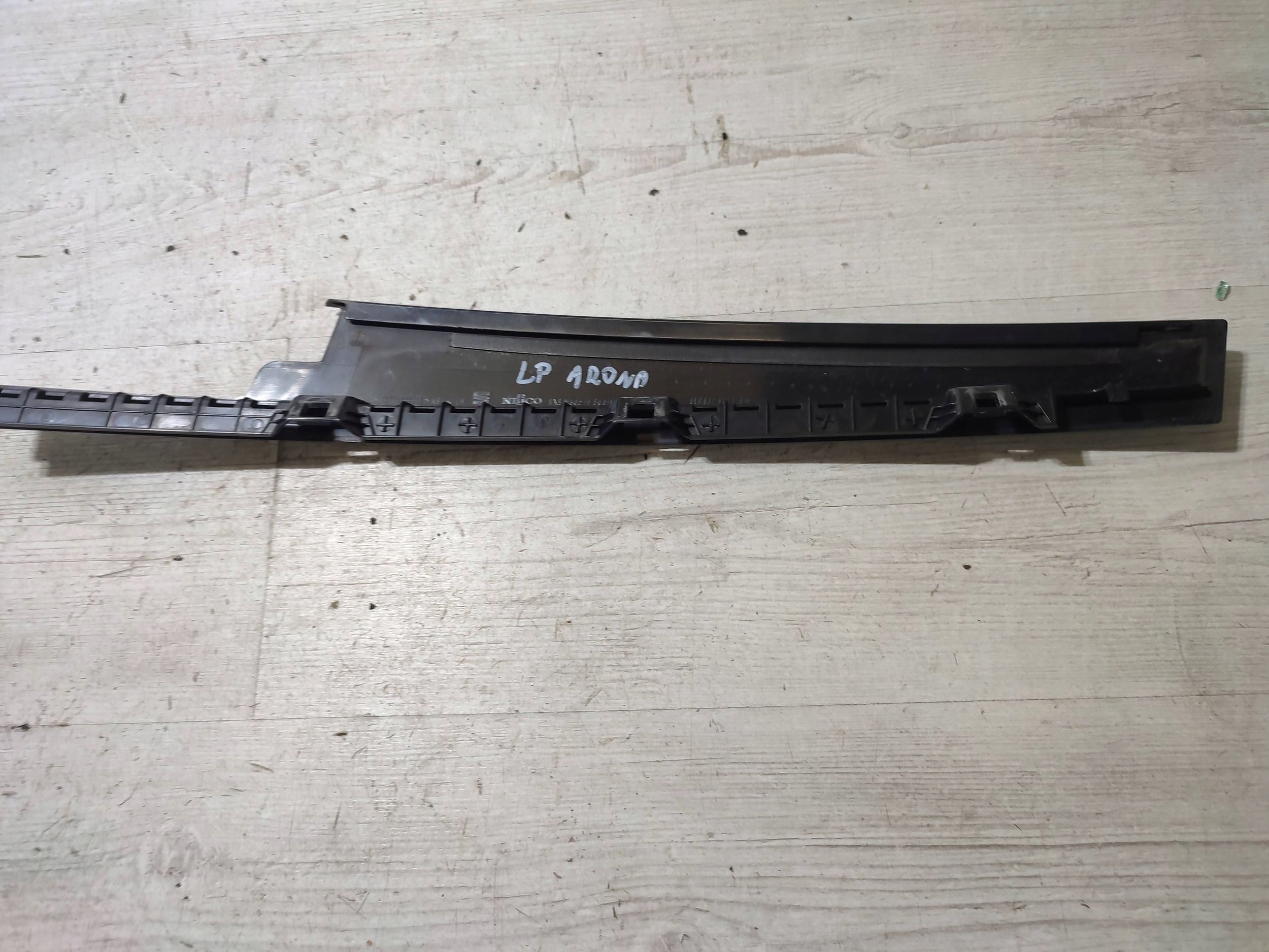 Seat Arona 2019 front left moulding gasket windows door przednich