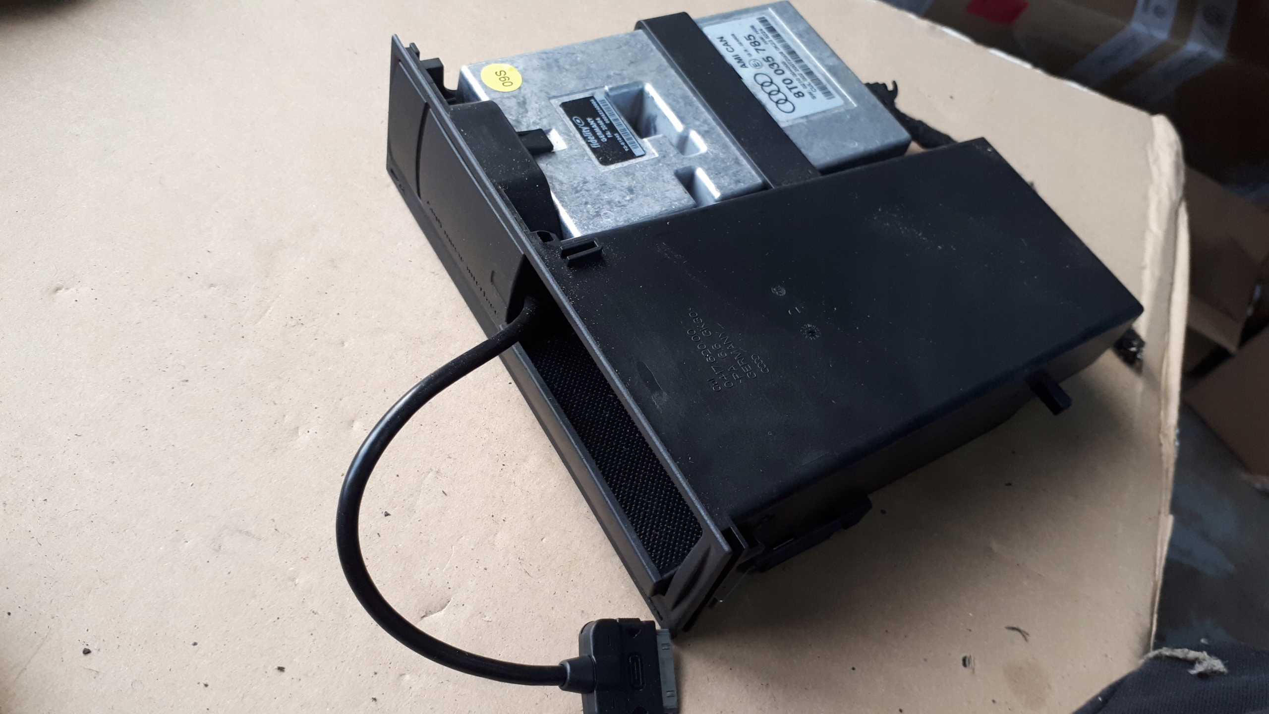 AUDI A4 B8 A5 8T интерфейс модуля 8T0035785 AMI