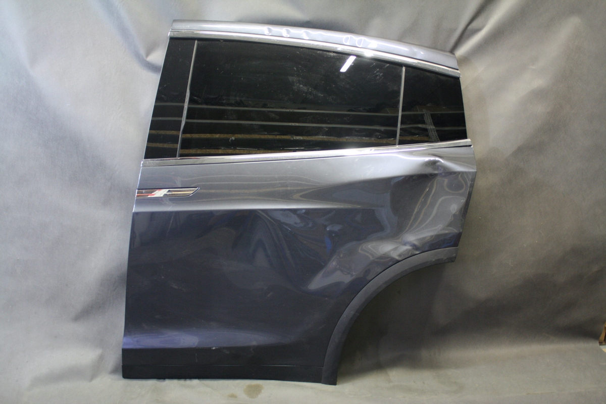 TESLA X DRZWI TYLNE LEWE 1069537-E0-A