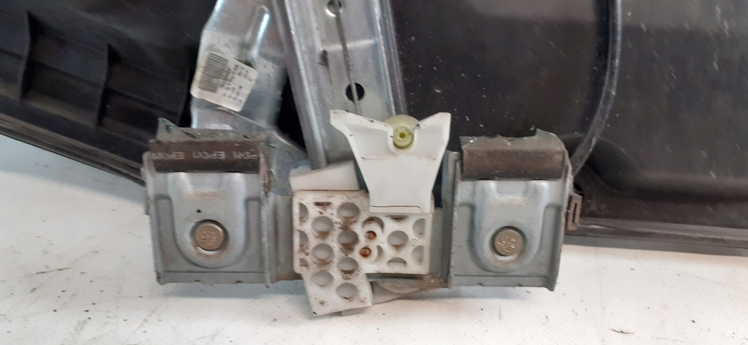 window regulator right front FORD FIESTA MK6 5D