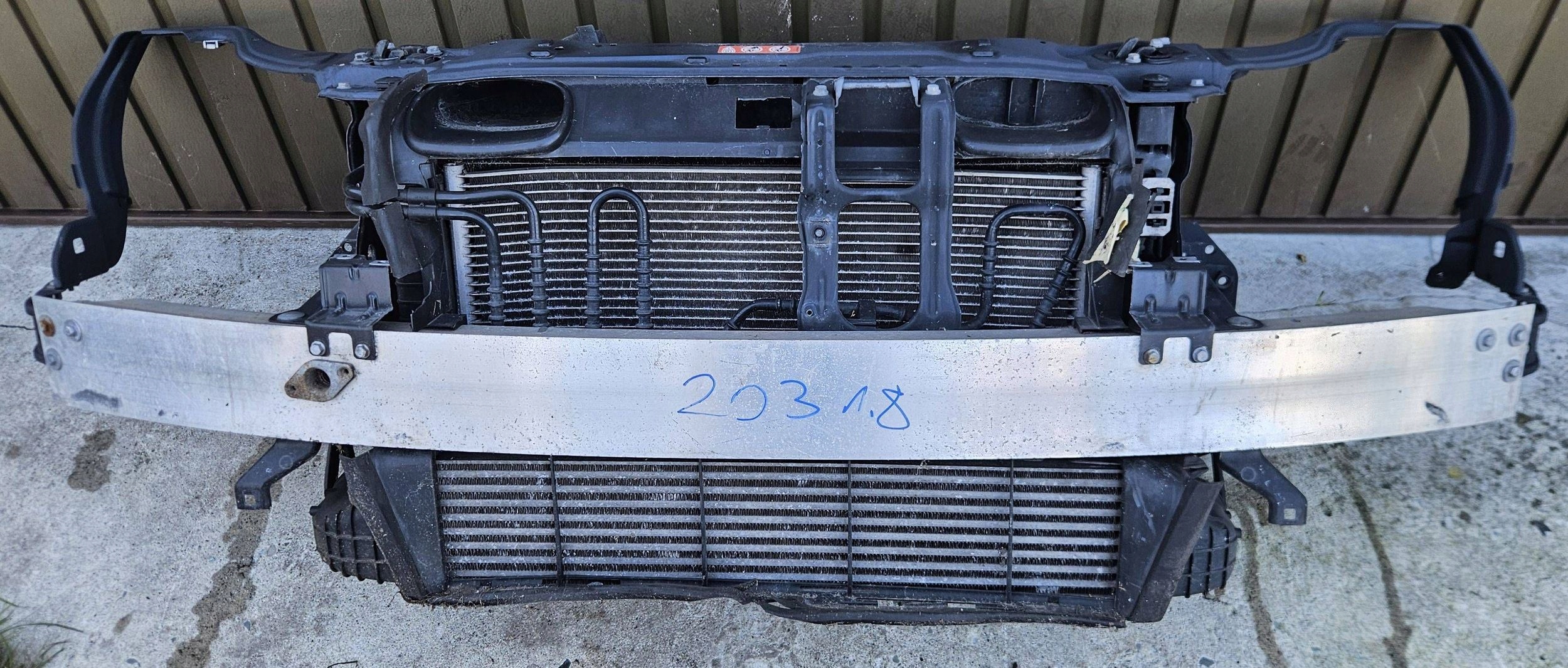 Mercedes-Benz C klasa 203 1.8B automat W203 support panel for radiators pillar