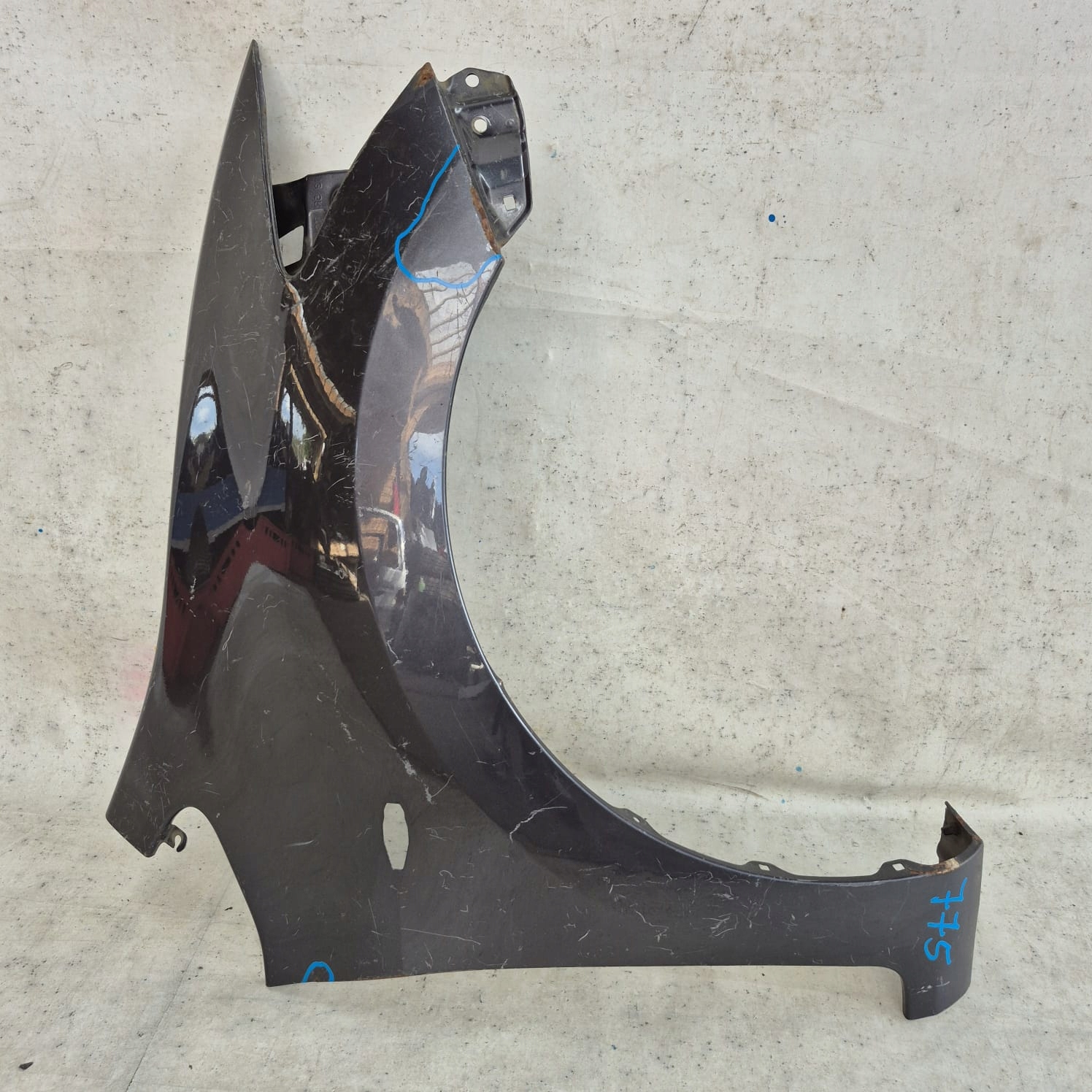 TOYOTA AURIS and 1 06-09 fender right front front