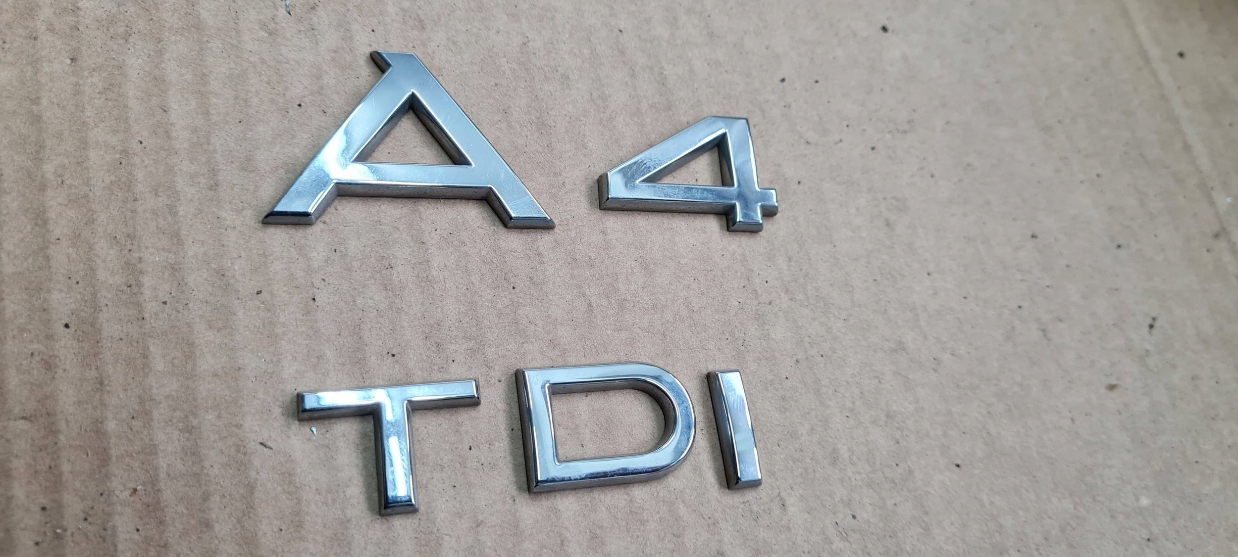 A4 B9 8W EMBLEMAT logo LOGO NAPIS bonnet boot rear part A4 TDI