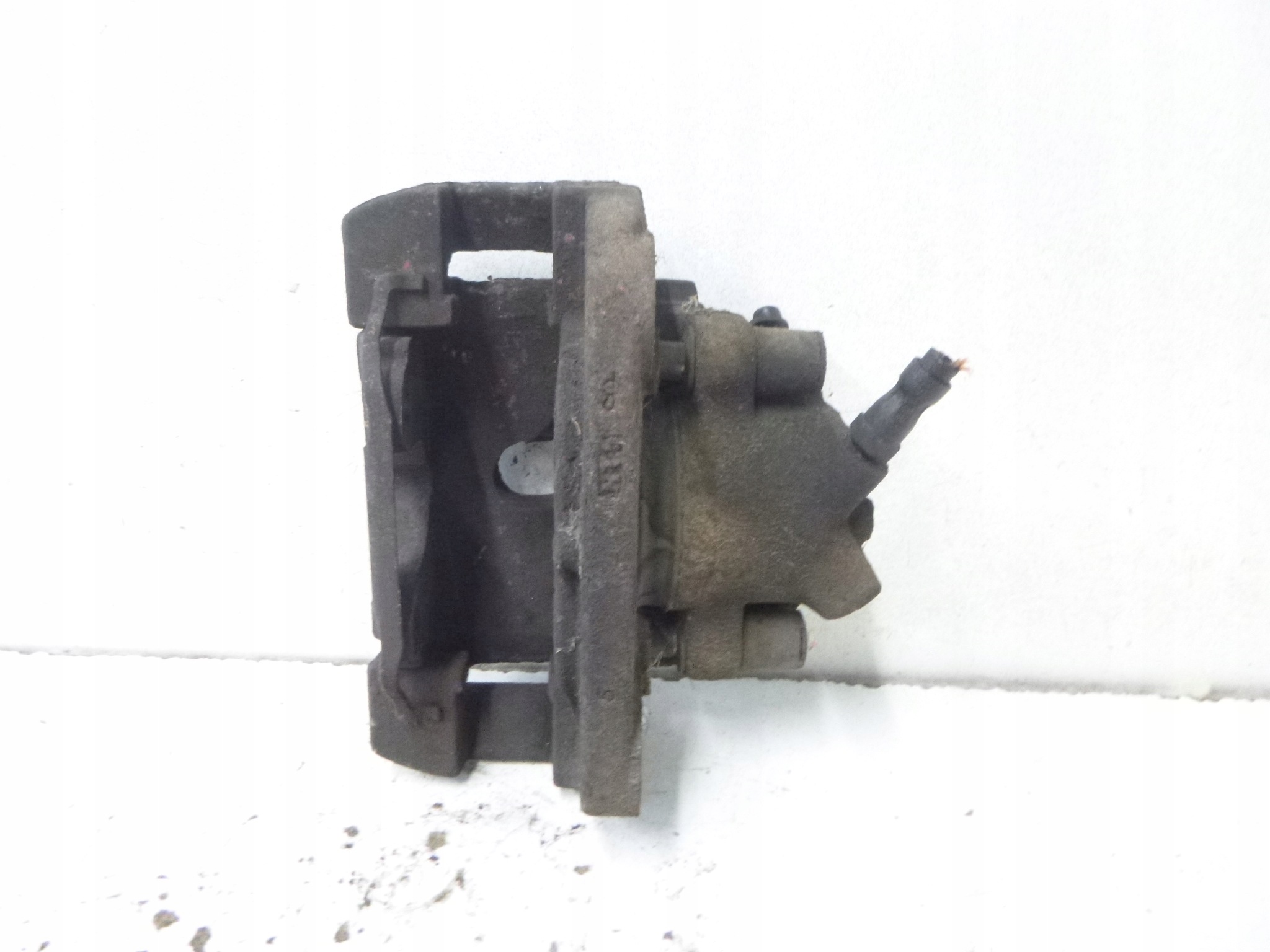 caliper brake front right BMW X3 E83 2.0SD 2008r. 57/25