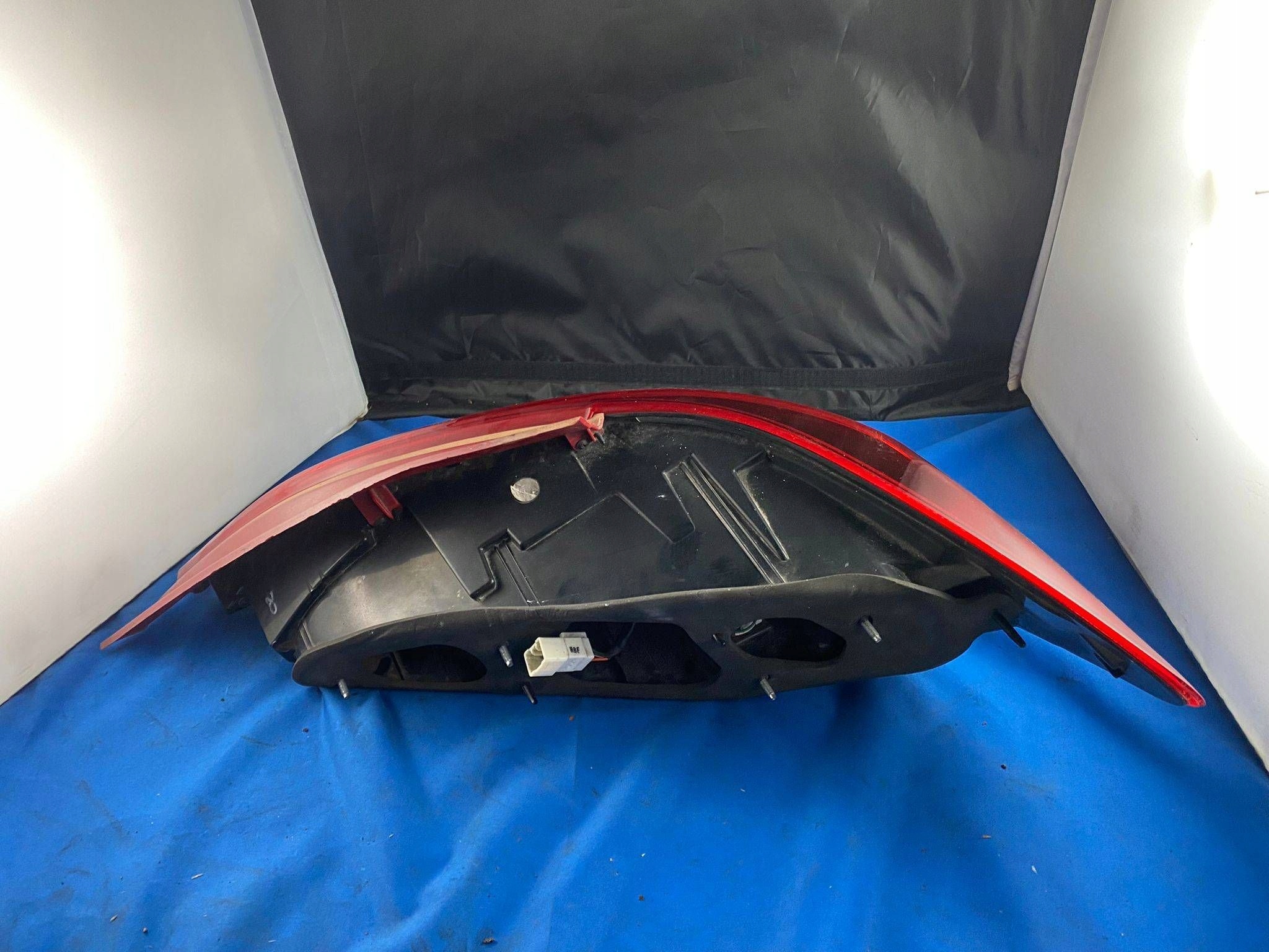 фонарь Hyundai Genesis - 16318252246 - с