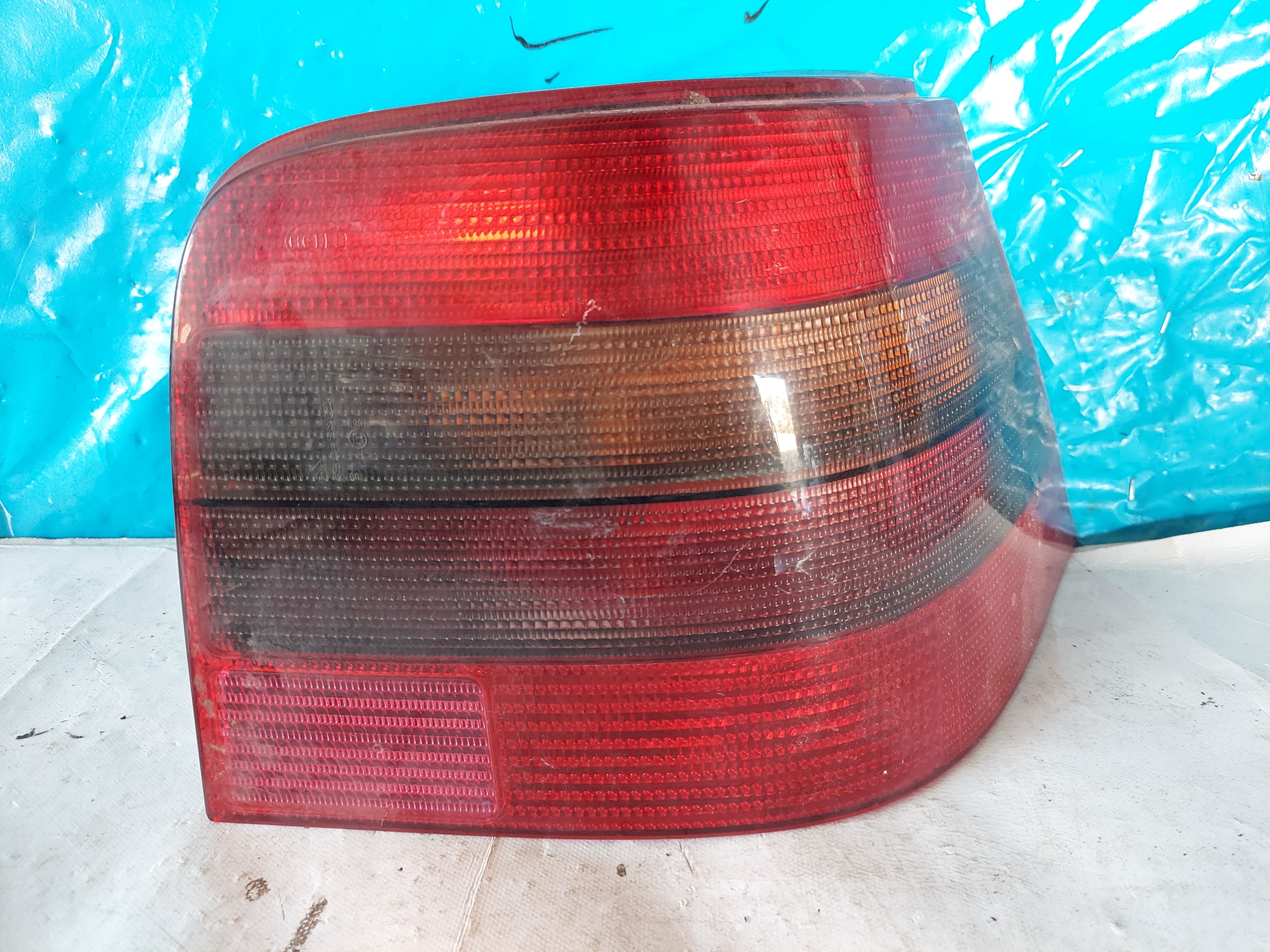 light GOLF IV HB 1J6945112S right rear part