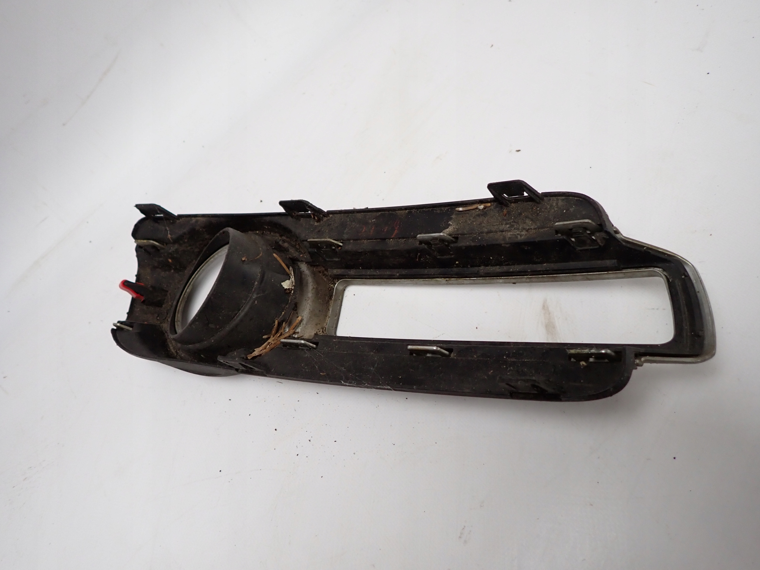 MITSUBISHI PAJERO 15- grille grid fog lights left