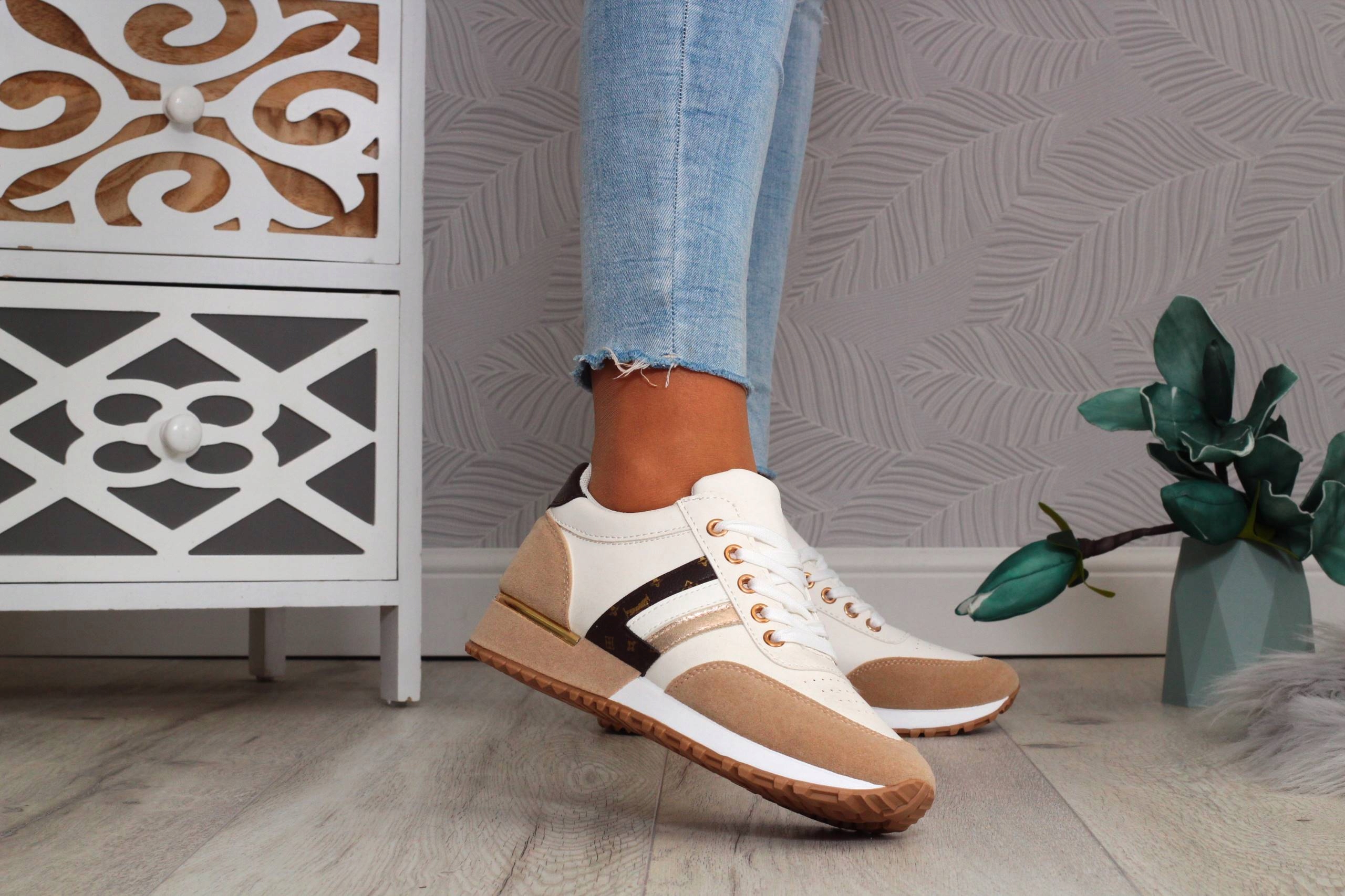 ADIDASY Damskie Buty Stylowe Sportowe Lekkie Rozmiar 37