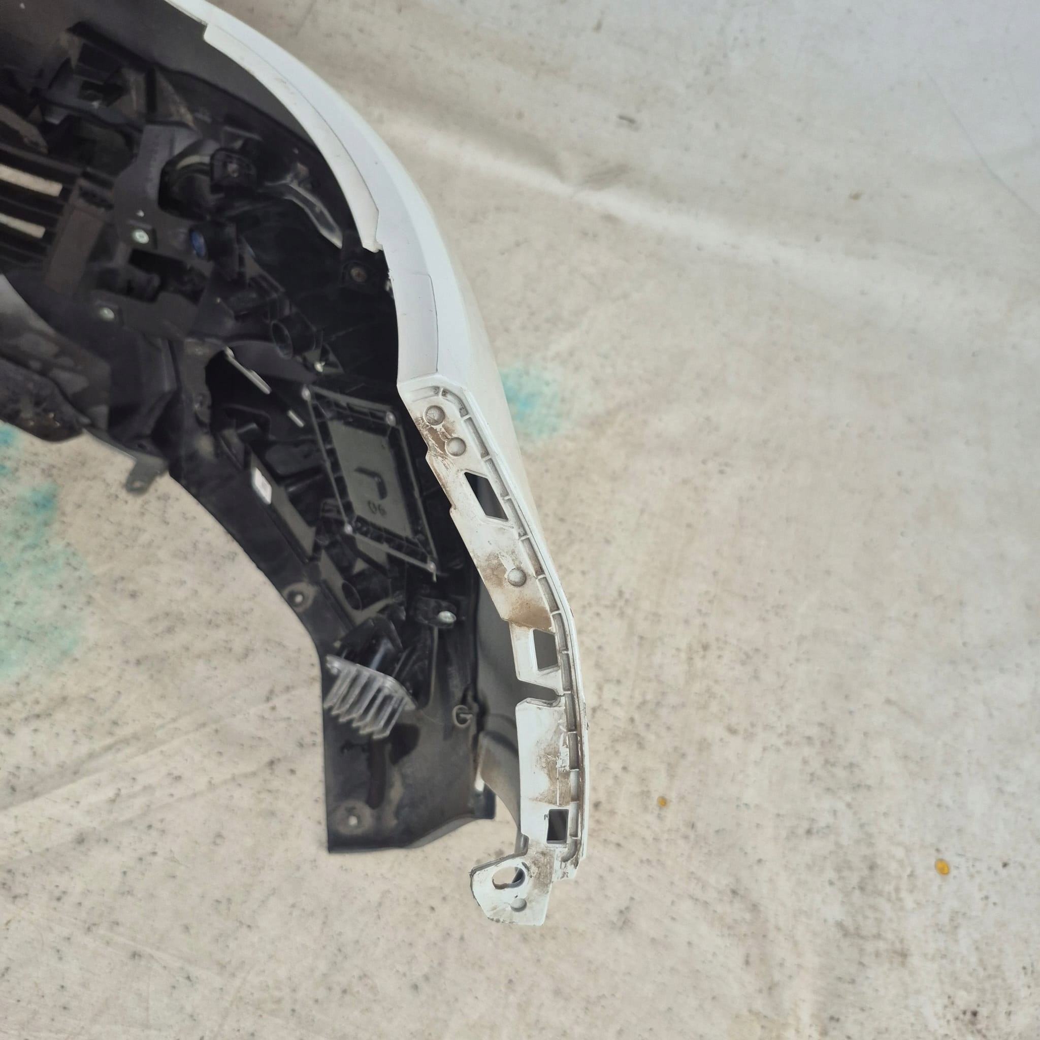RENAULT CAPTUR and 1 LIFT 17-19 bumper front front PDC + LED