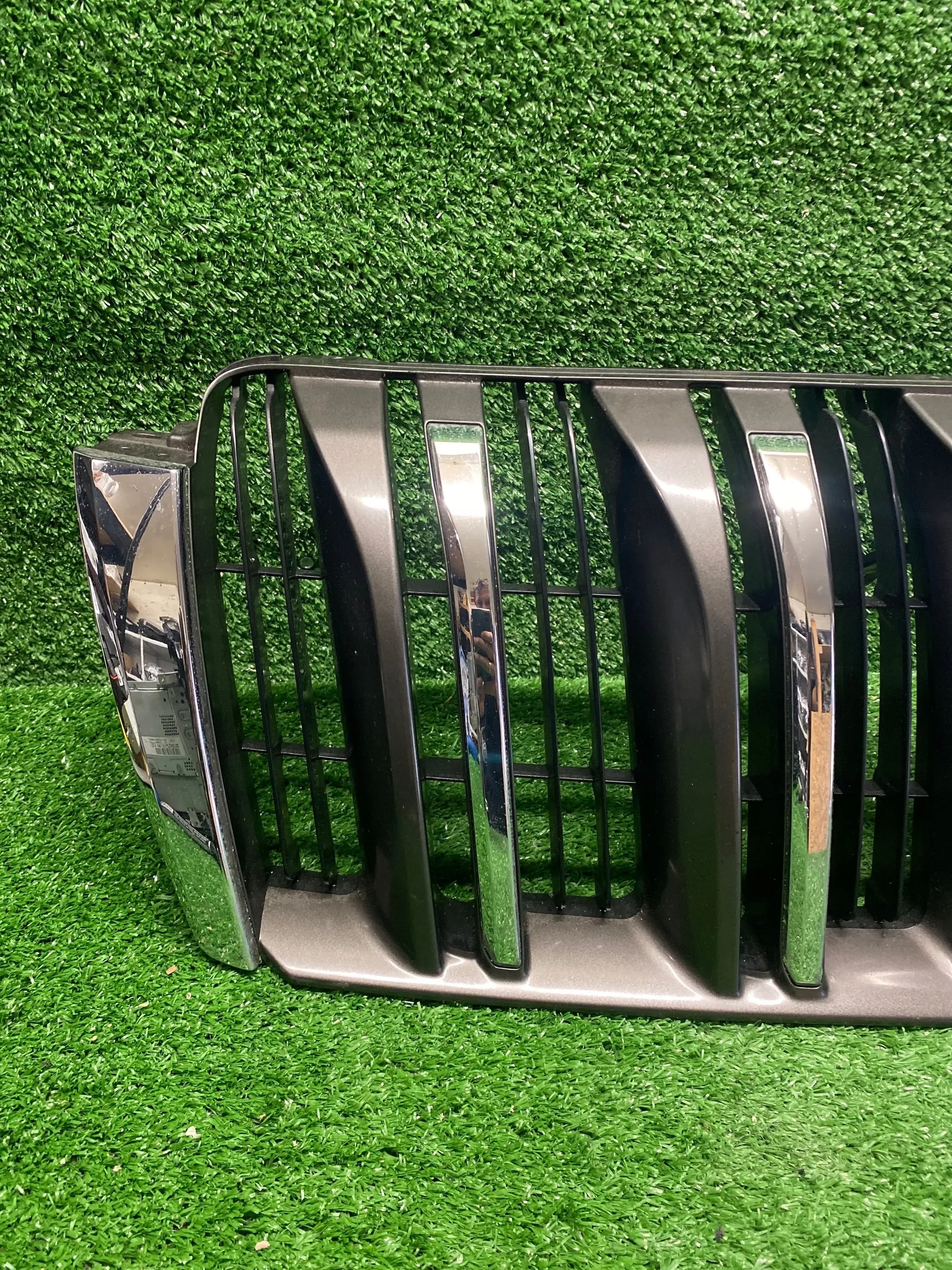 Toyota Land Cruiser J7/J9/J12/J15/J25 J15 Kühlergrill FRONTGRILL 5311460080 - Thumbnail 2