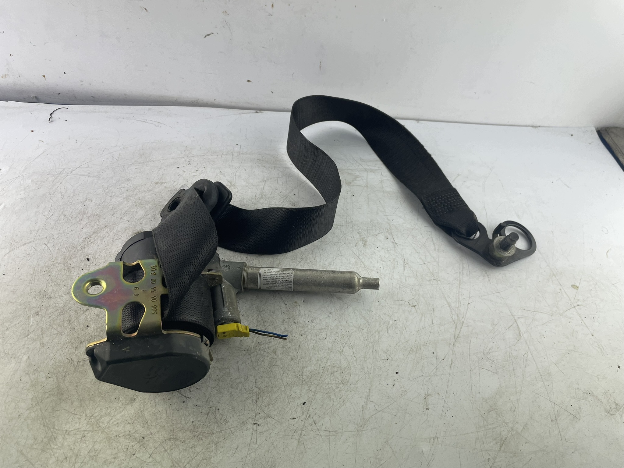 seat belt front 566 06 36 00 Mercedes-Benz class A W168