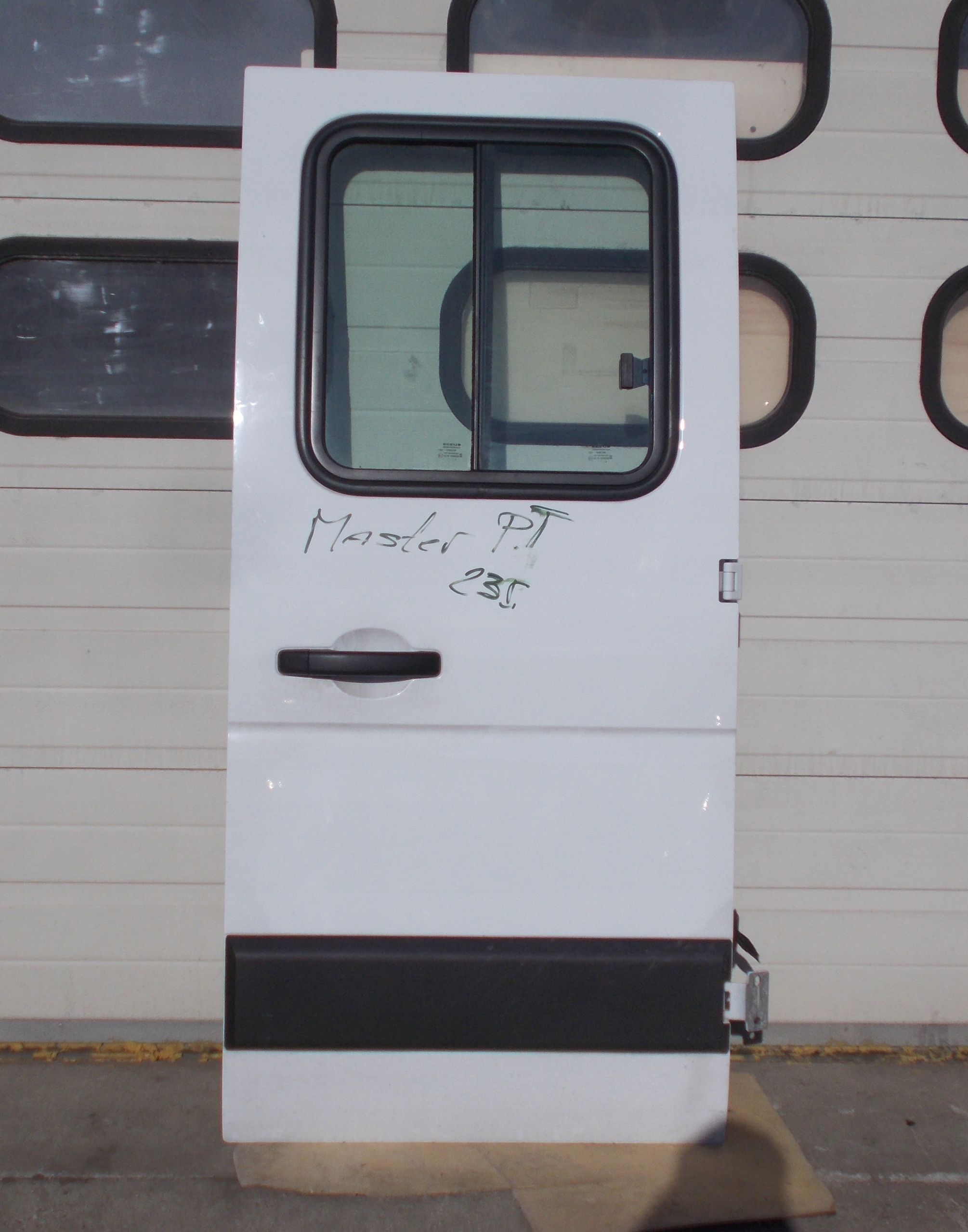 RENAULT MASTER III LIFT Tür rechts heck