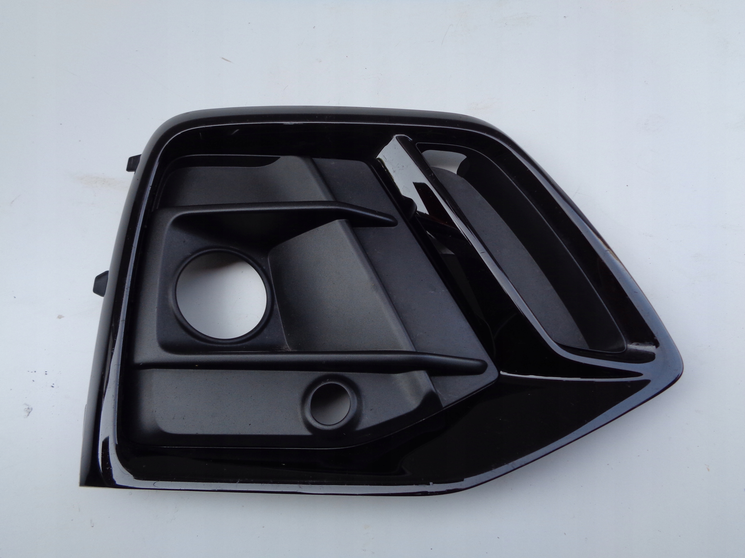 grid of a bumper right AUDI Q5 II 80A 20- LIFT