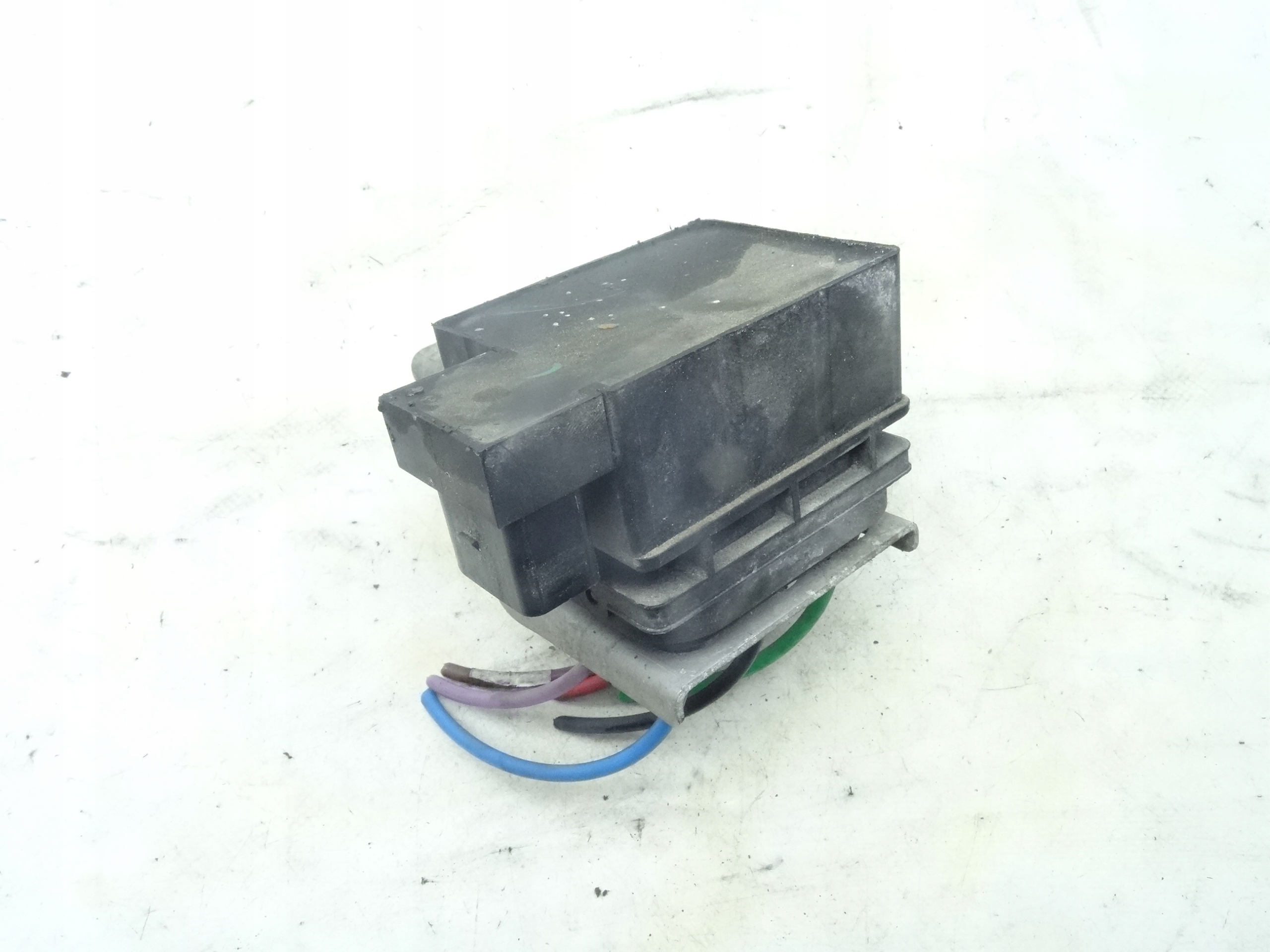 AUDI A8 D3 ROZDZIELACZ ZAWOR 4E0616014 Part number 4E0616014