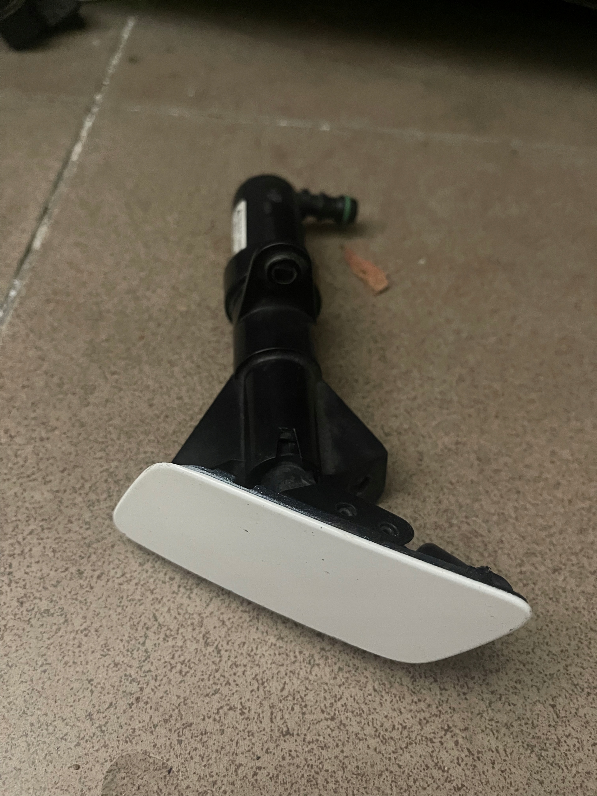 VW Passat CC омыватель лампы левый оригинал