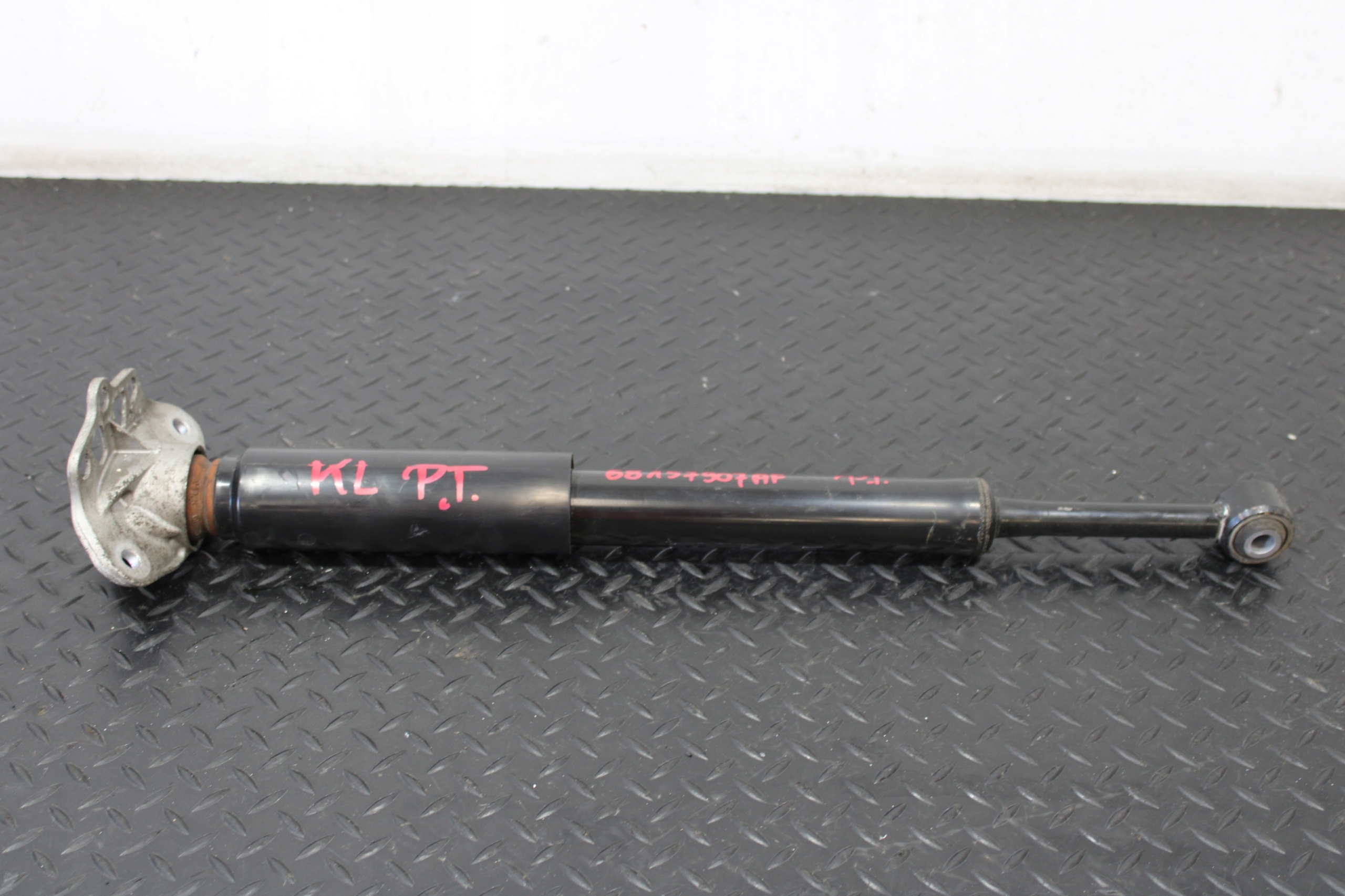 Stoßdämpfer heck JEEP CHEROKEE KL 68157907AF