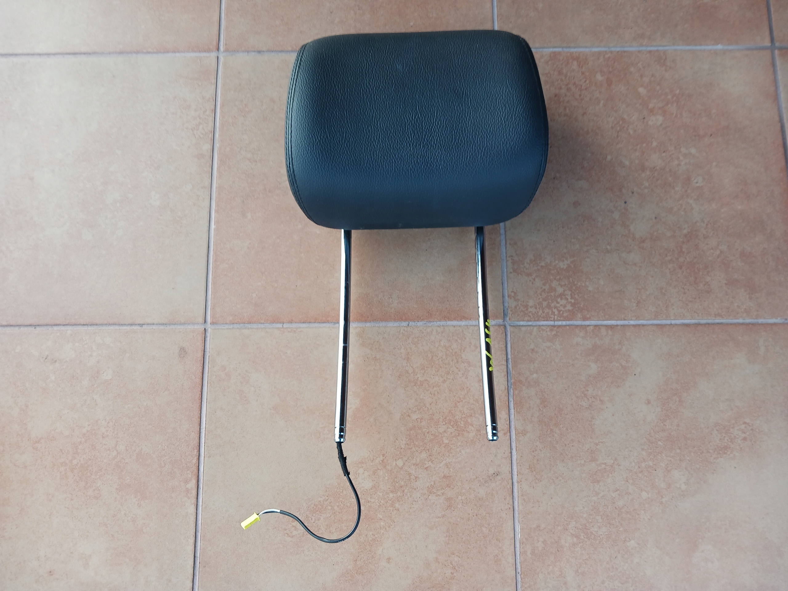 28506E - Подголовник активного переднего сиденья MERCEDES ML W164