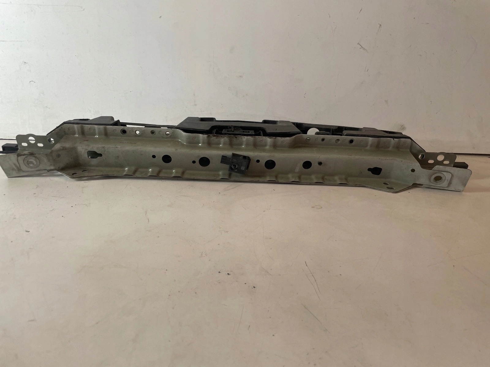 support panel for radiators pillar upper Opel Astra IV J
