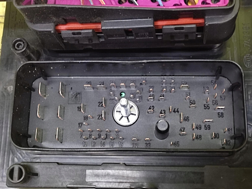 OPEL ZAFIRA B Module BSI Module fusibles 13206755