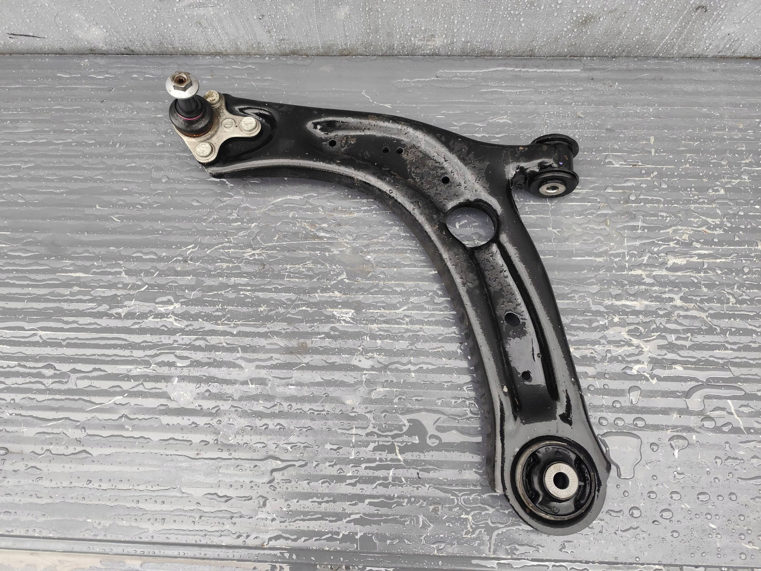 AUDI Q3 II 83A arm left