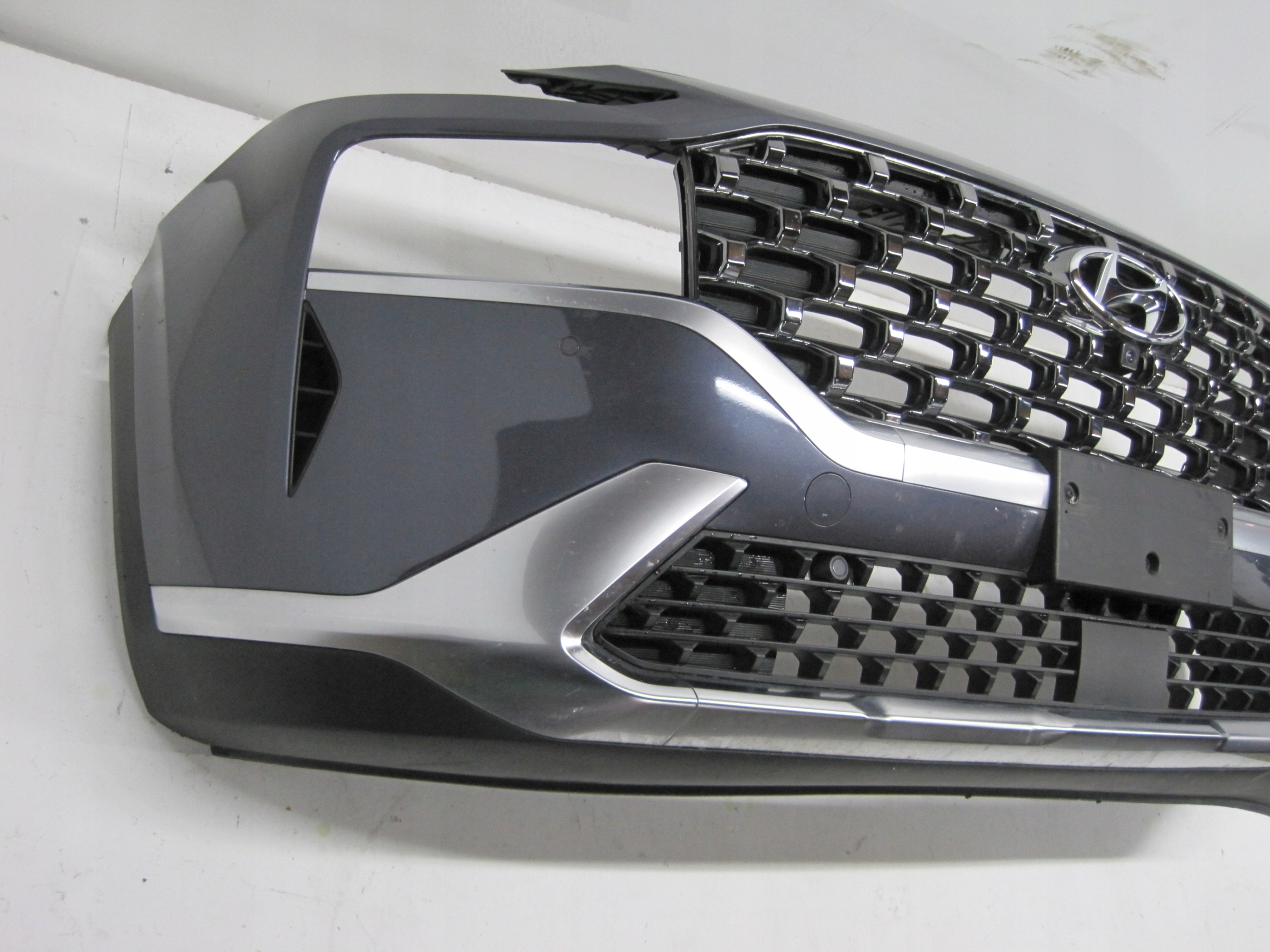 bumper HYUNDAI SANTA FE IV LIFT 20R 4 PDC below RADAR KAMERA front front