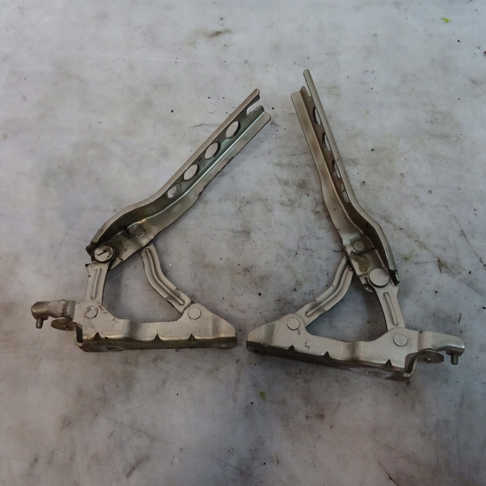SKODA OCTAVIA II bonnet hinges