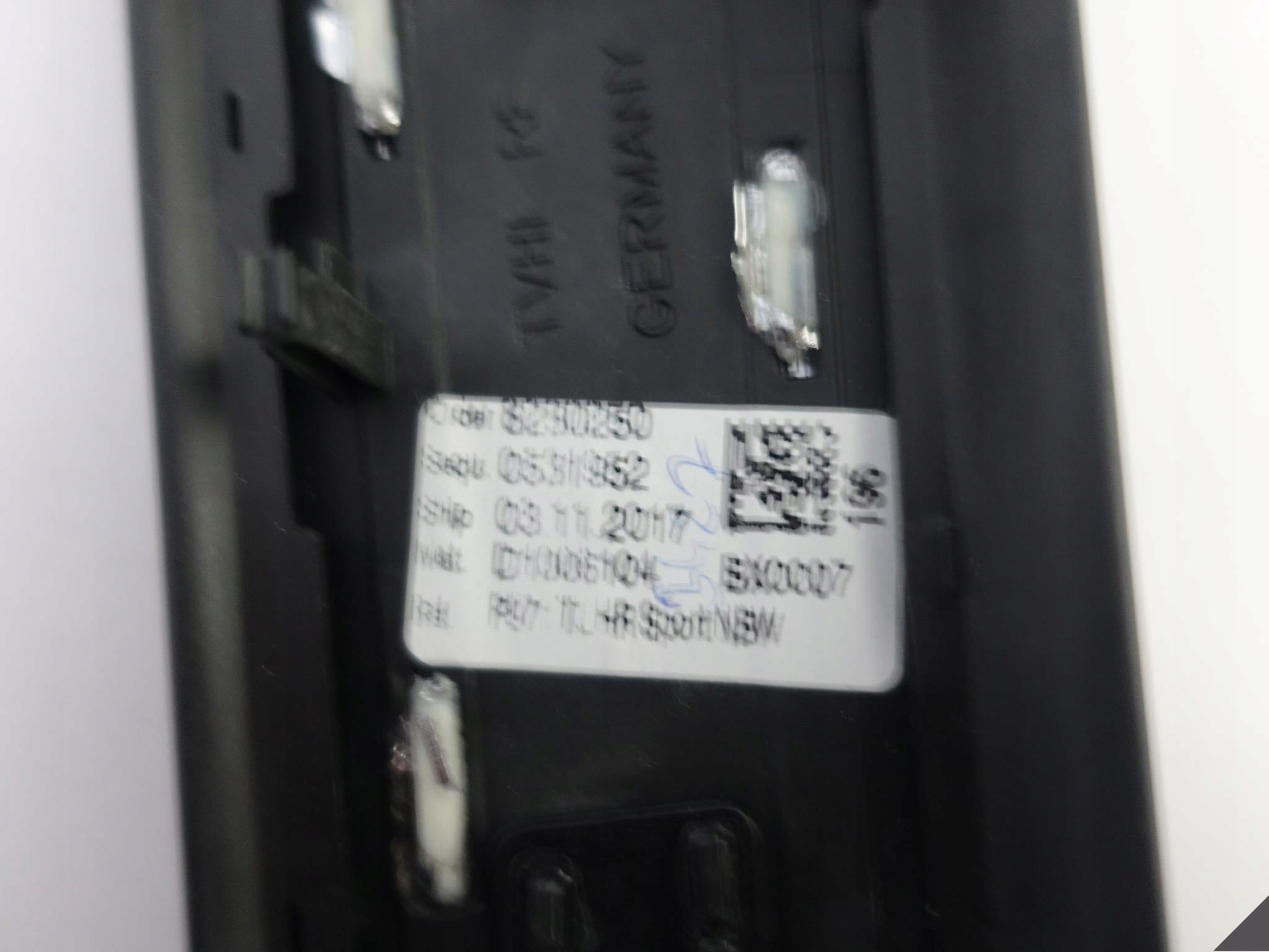 PORSCHE PANAMERA 971 moulding DEKOR door right rear part