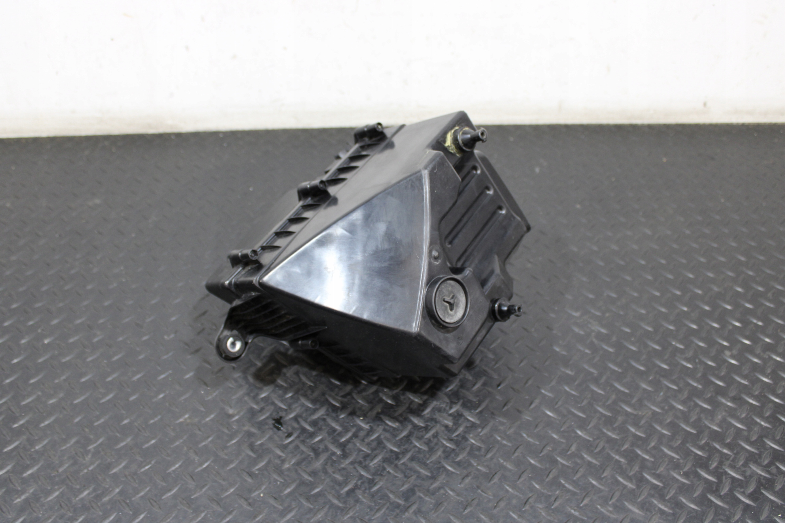 Gehäuse filter luft JAGUAR XE X760 GX73-9H736-CA