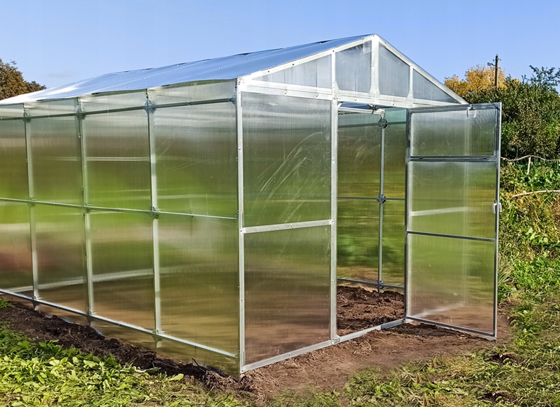 SZKLARNIA z POLIWĘGLANU 2,85x8m OCYNK DOM 40x20mm Długość 800 cm