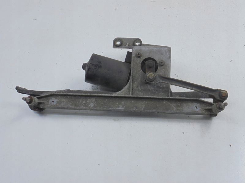 SAAB 900 И МЕХАНИЗМ СТЕКЛООЧИСТИТЕЛЯ ПЕРЕДНИЙ