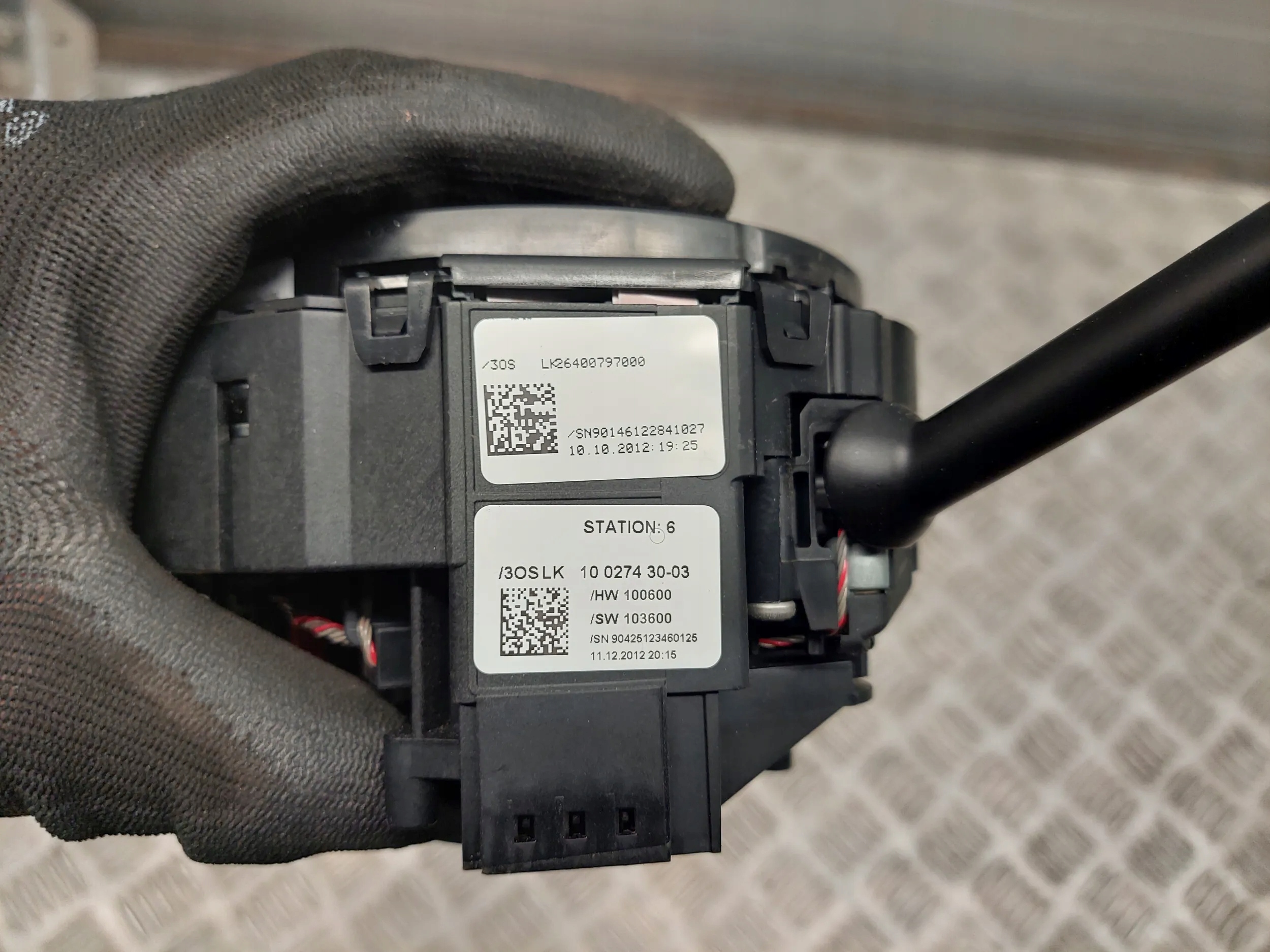 tesla MODEL S 100847100A Подушки