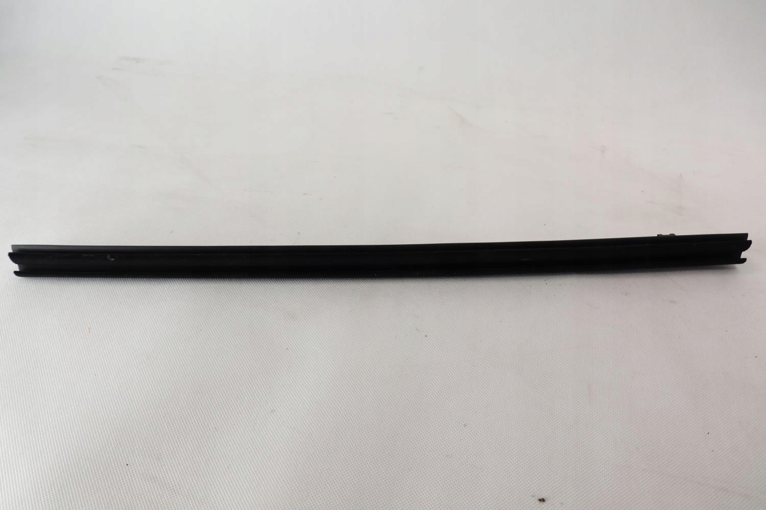 TESLA S LIFT USZCIELKA SZKLA DRZWI TYLNA LEWA Part manufacturer Tesla